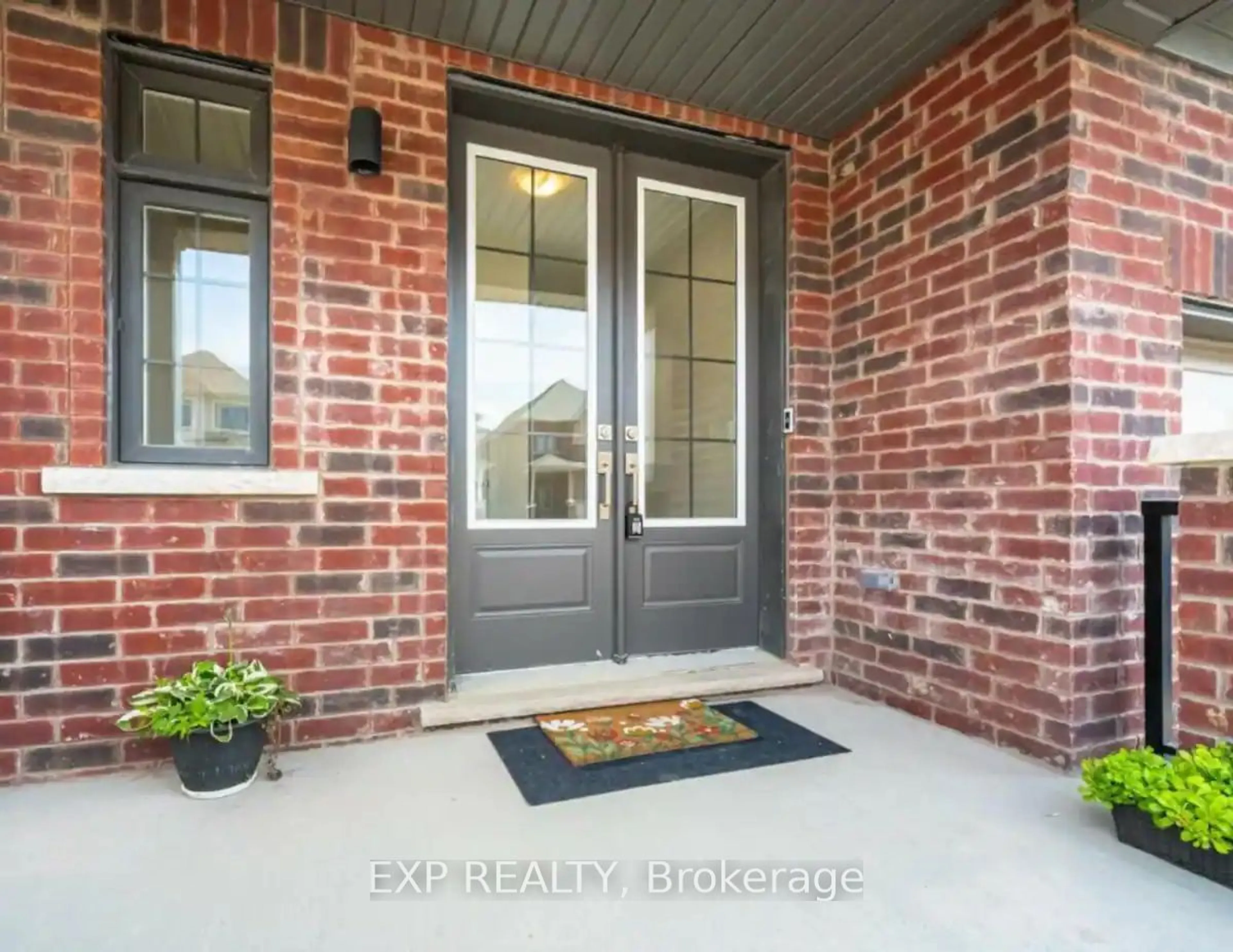 Indoor entryway, wood floors for 235 Flood Ave, Clarington Ontario L1B 1L9