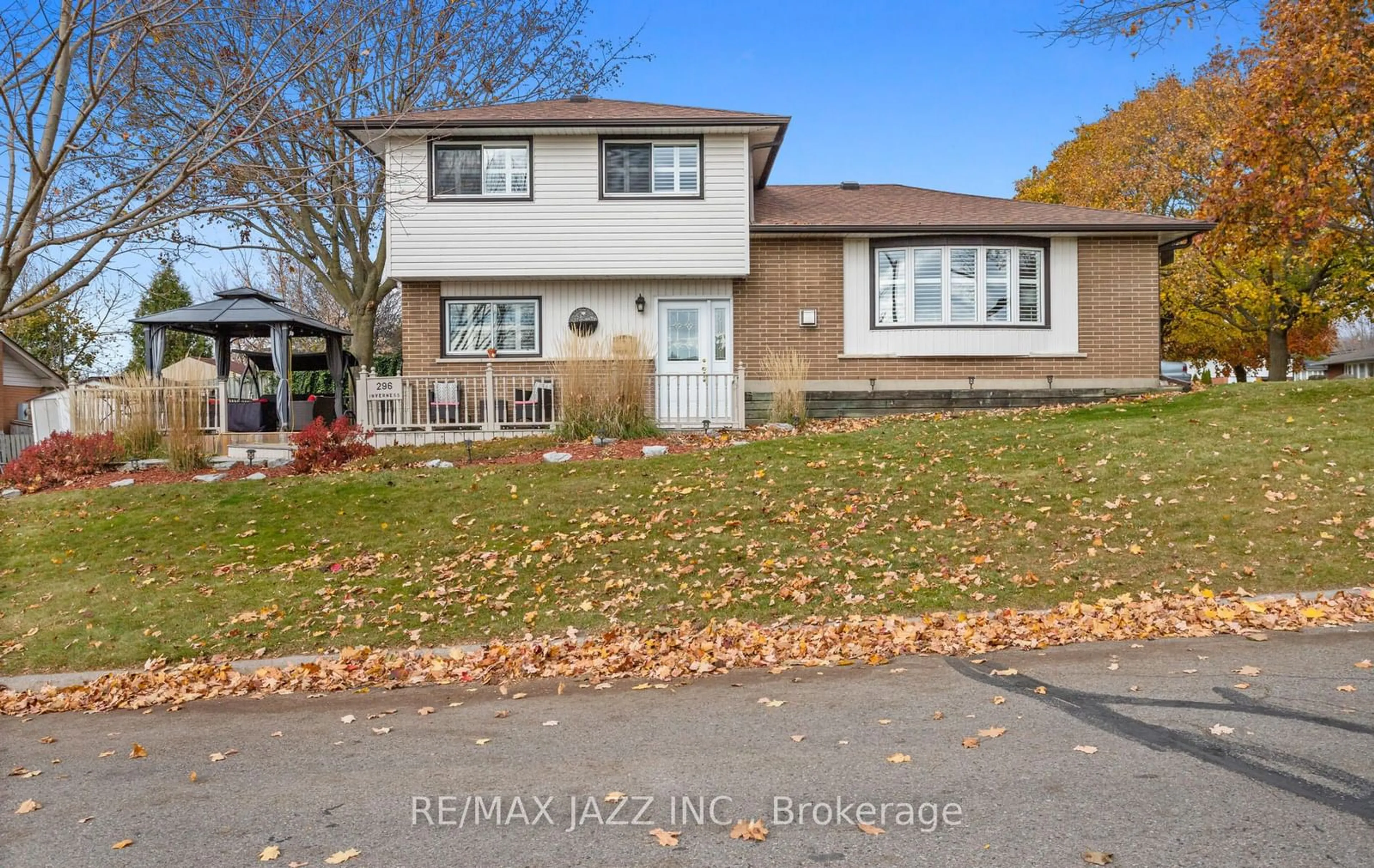 Frontside or backside of a home, the fenced backyard for 296 Inverness Dr, Oshawa Ontario L1J 5T4