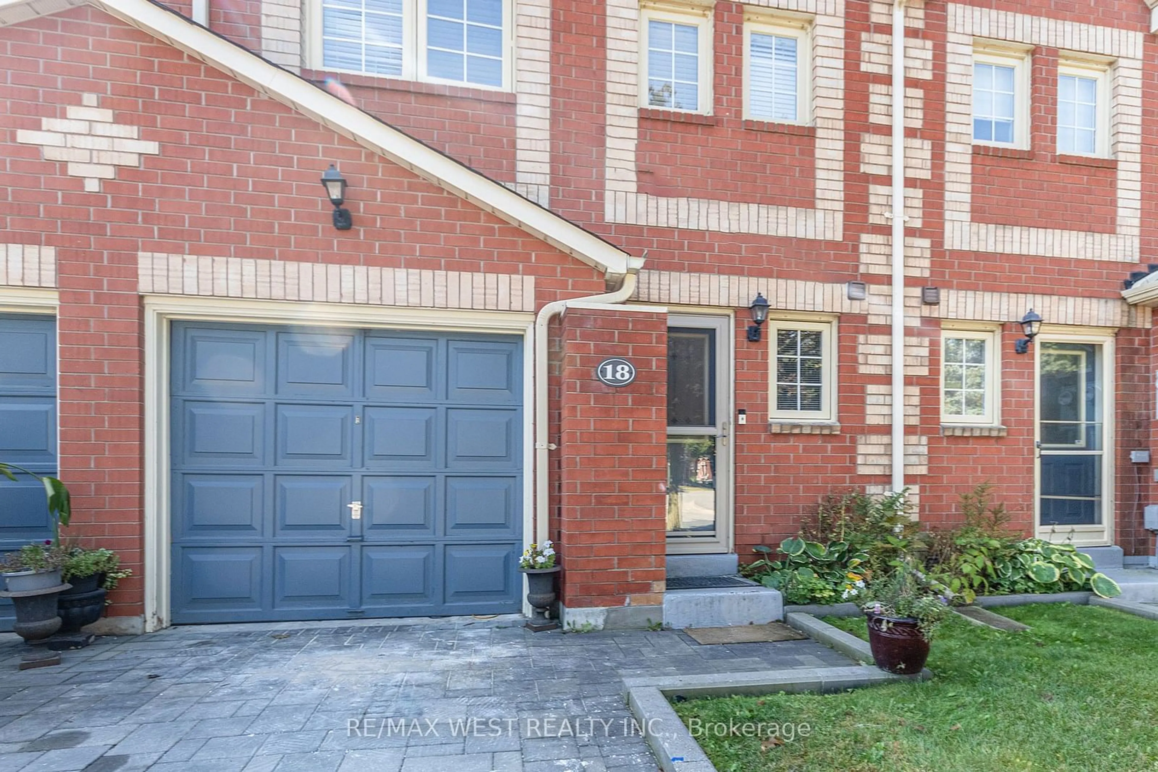 Home with brick exterior material for 6157 Kingston Rd #18, Toronto Ontario M1C 4Z3