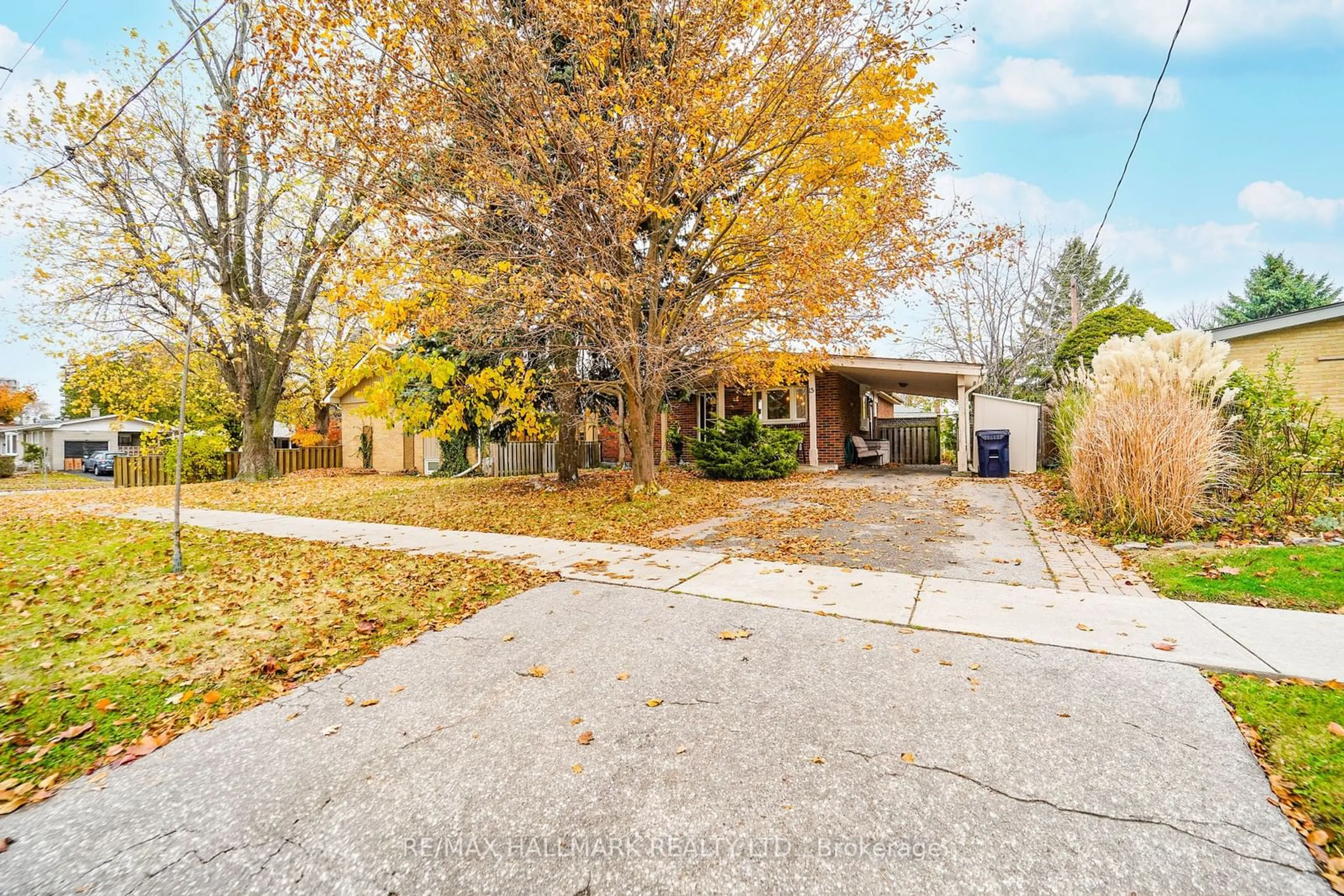 A pic from exterior of the house or condo, the street view for 15 Amethyst Rd, Toronto Ontario M1T 2E6