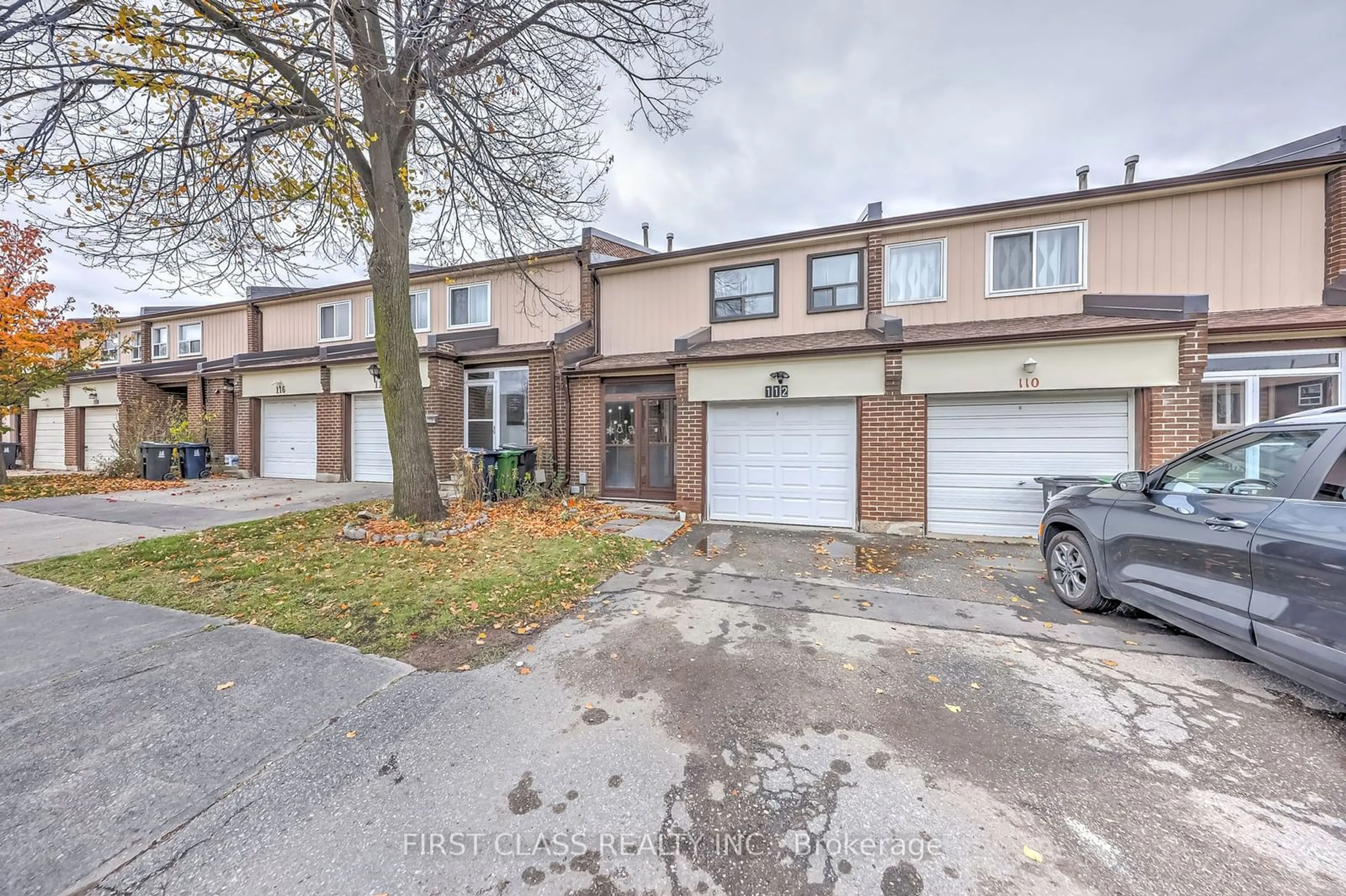 A pic from exterior of the house or condo, the street view for 106 Chester Le Blvd #112, Toronto Ontario M1W 2X9