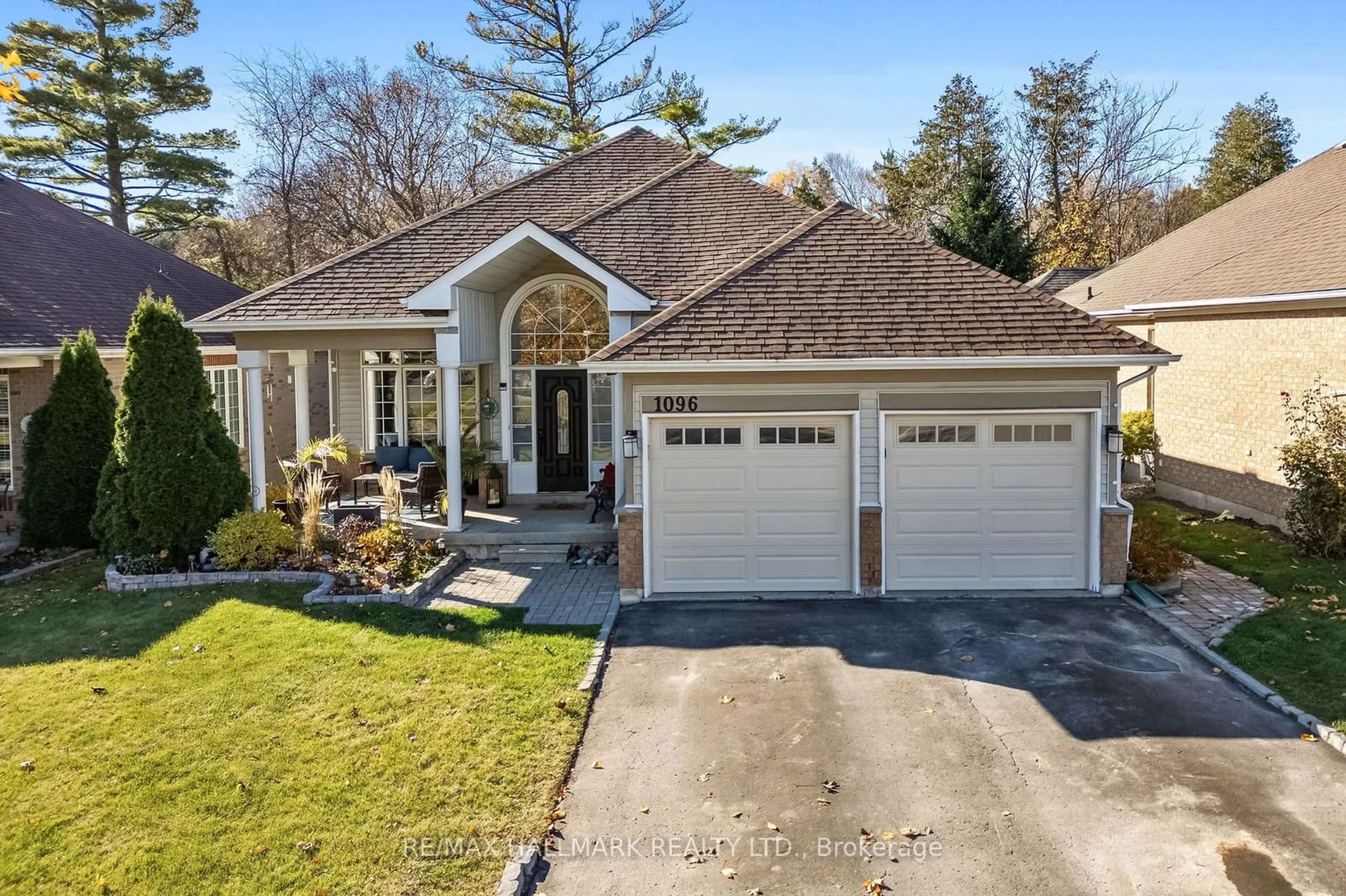 Frontside or backside of a home, cottage for 1096 Ridgemount Blvd, Oshawa Ontario L1K 2K9