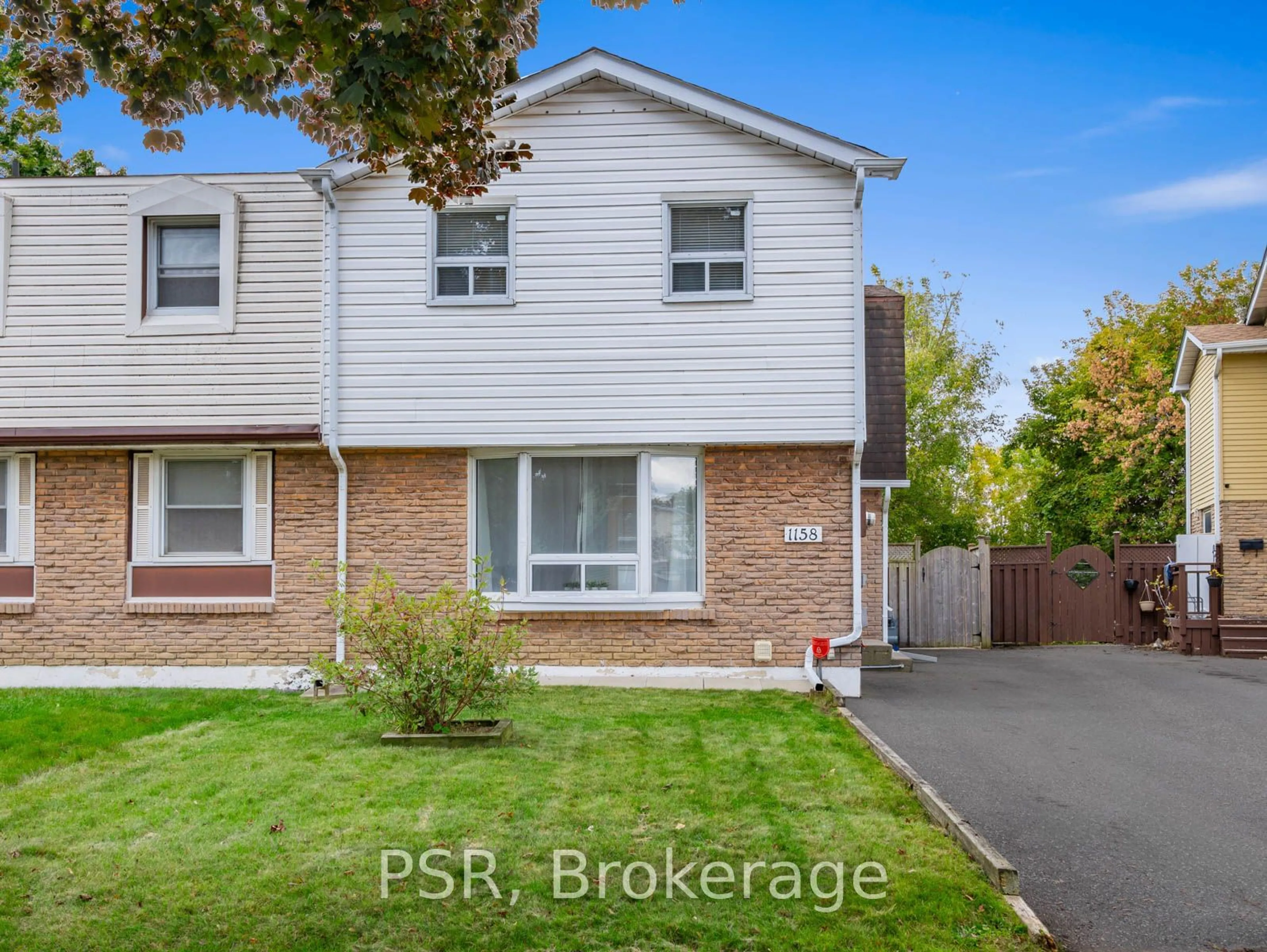 Frontside or backside of a home, the street view for 1158 Venus Cres, Oshawa Ontario L1J 6E4