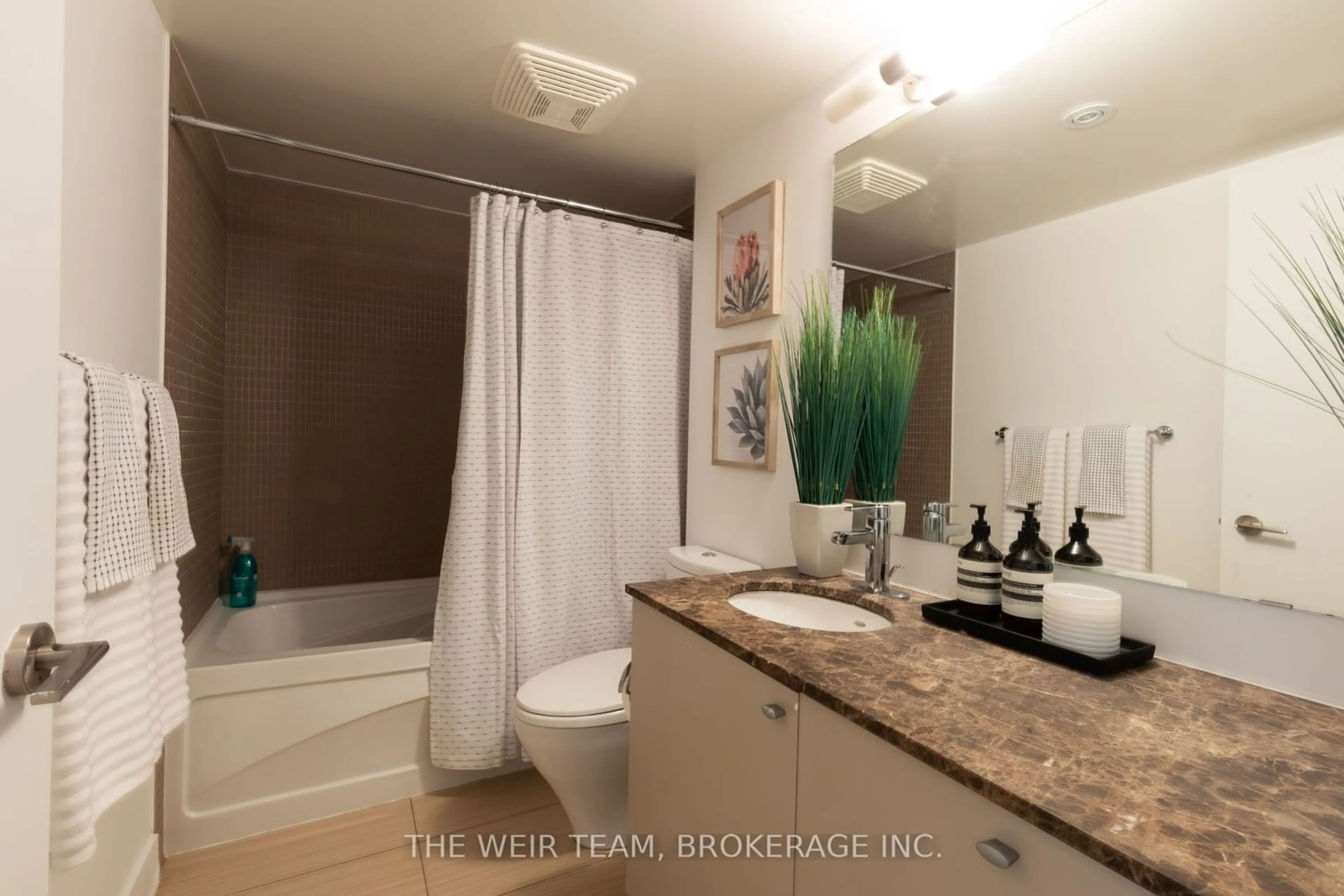 Bathroom, wood floors for 1048 Broadview Ave #505, Toronto Ontario M4K 2B8