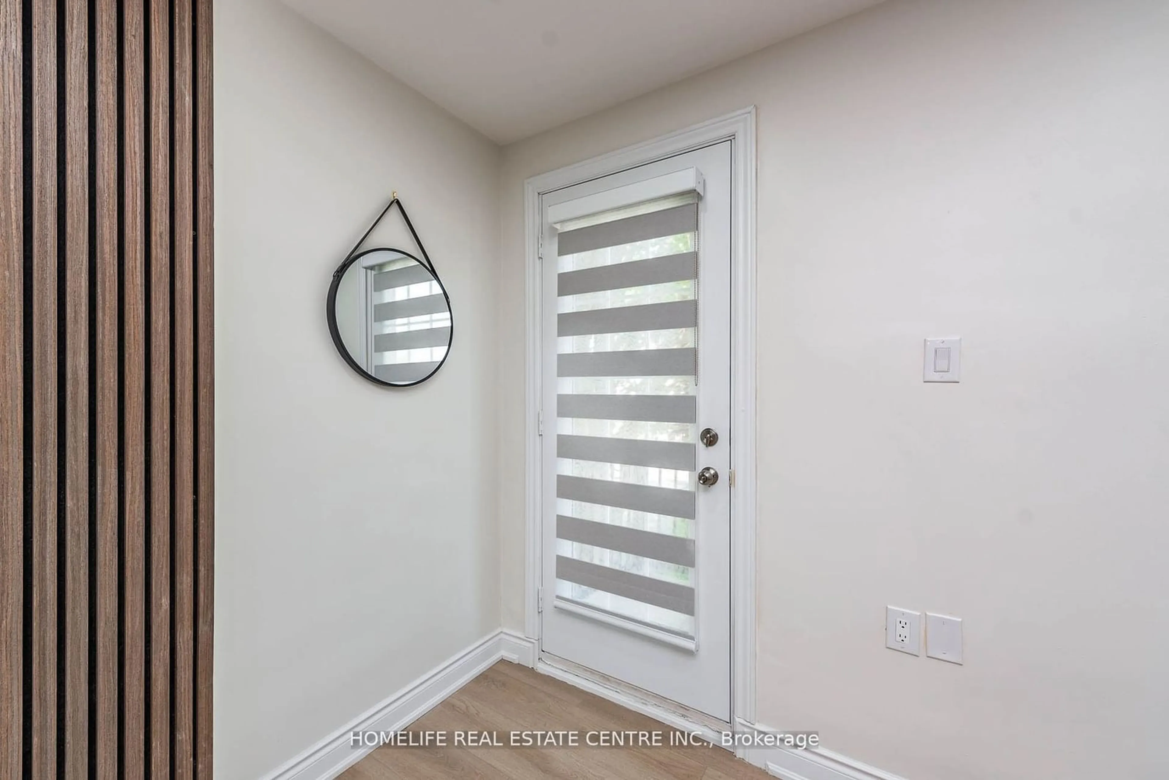 Indoor entryway, wood floors for 310 Pharmacy Ave, Toronto Ontario M1L 3G3