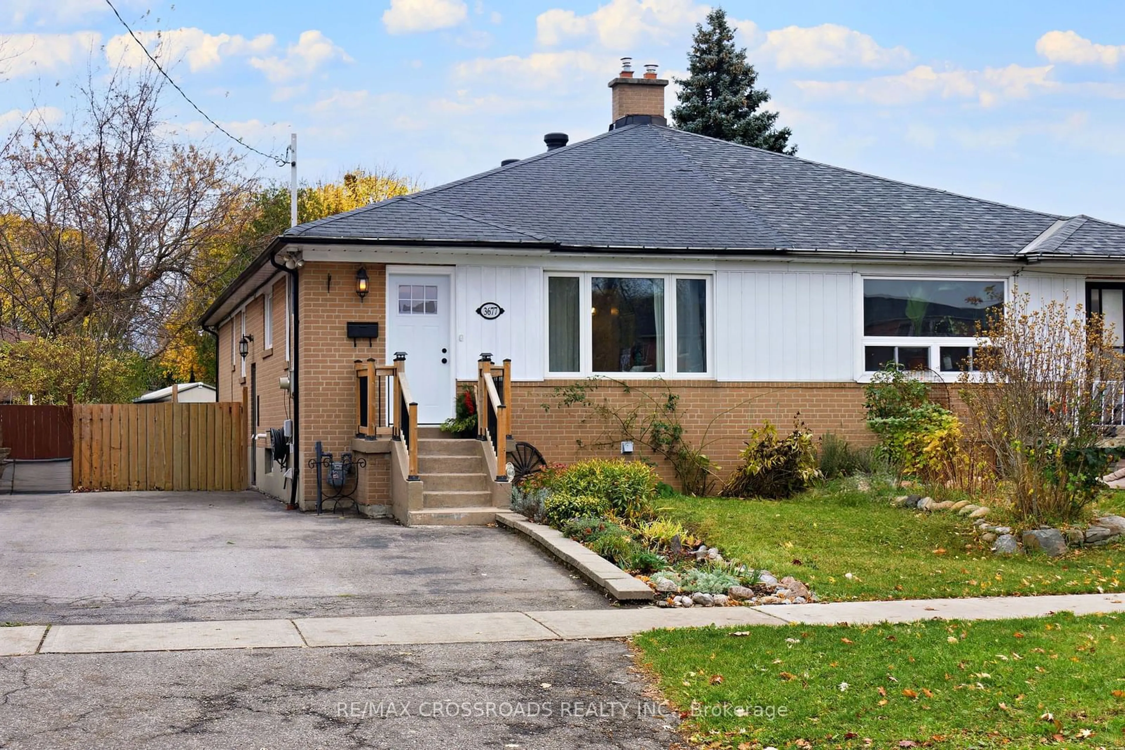 Frontside or backside of a home, cottage for 3677 St Clair Ave, Toronto Ontario M1M 1T1