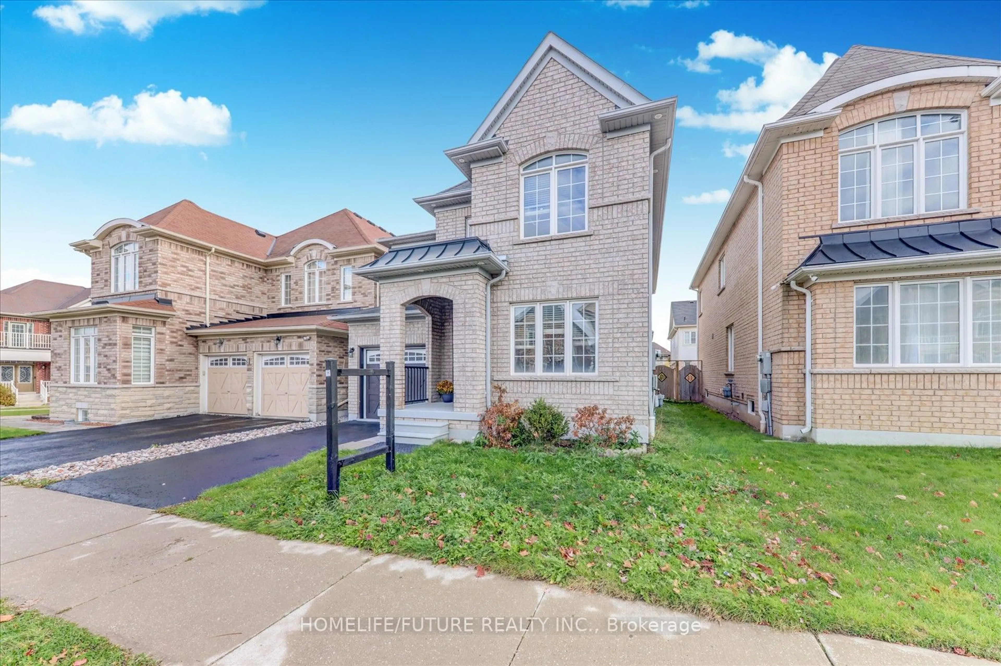 A pic from exterior of the house or condo, the street view for 99 Oswell Dr, Ajax Ontario L1Z 0L5