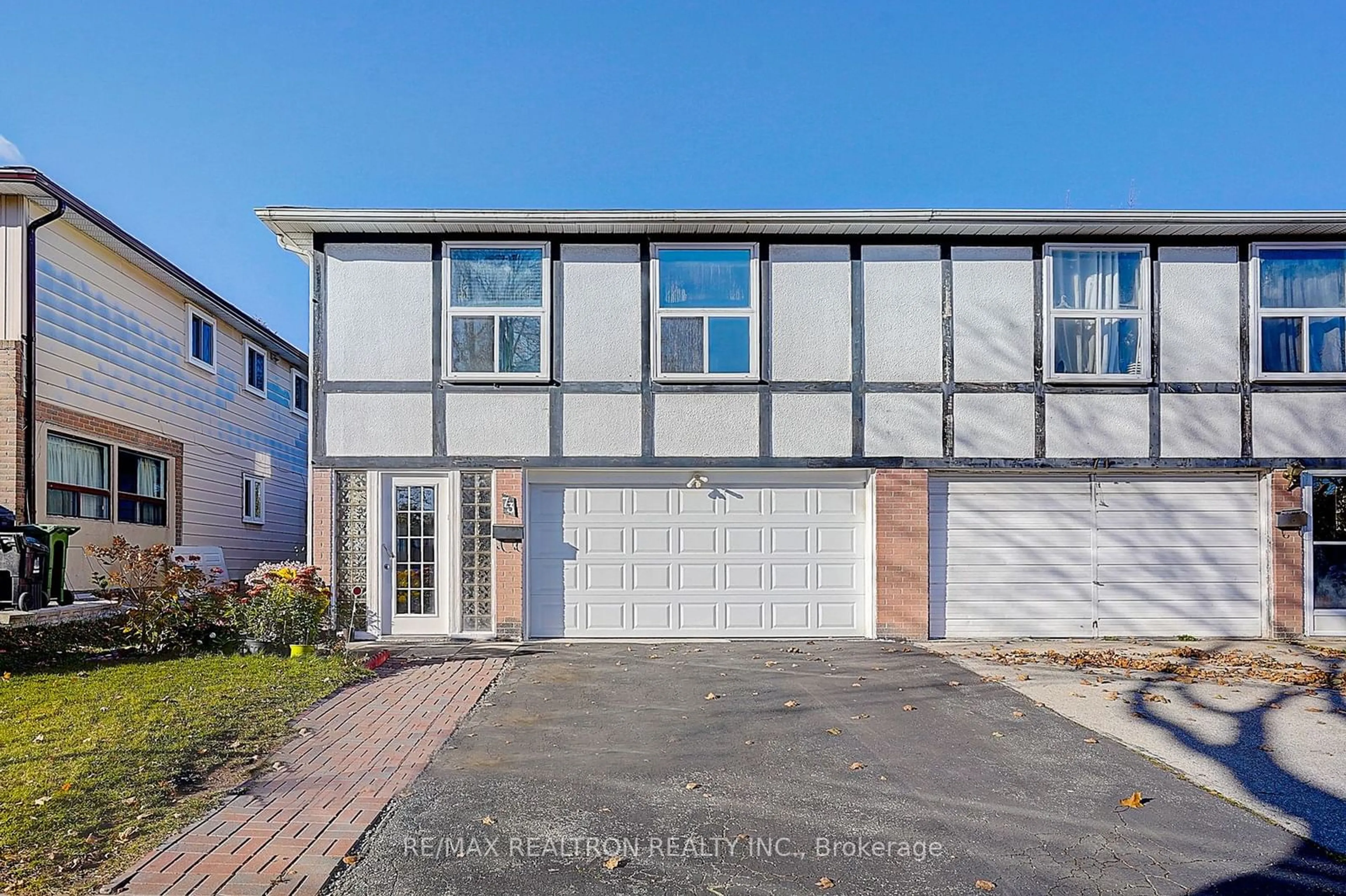 Frontside or backside of a home, the street view for 73 Pettibone Sq, Toronto Ontario M1W 2J1