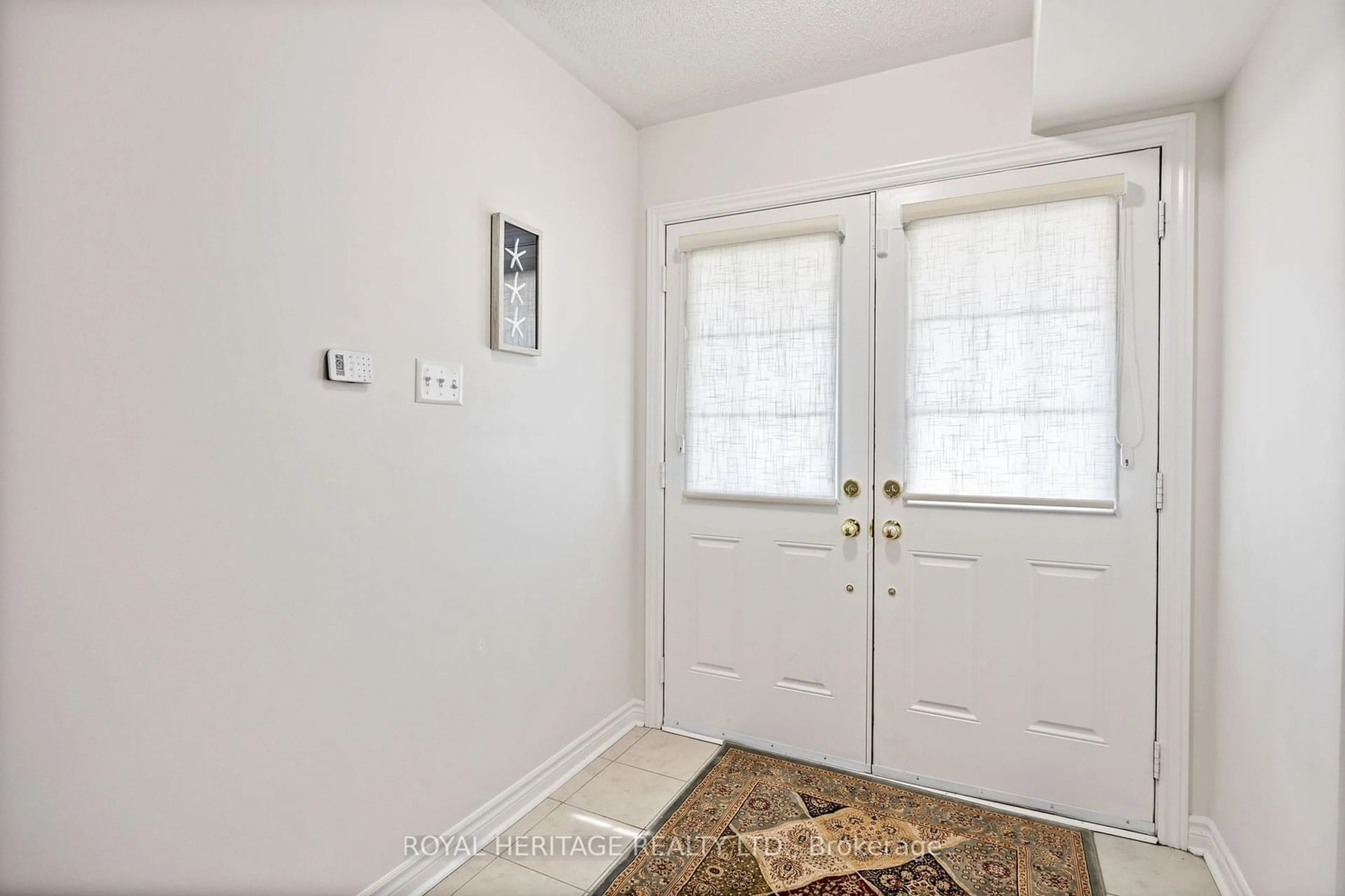 Indoor entryway, wood floors for 1558 Winville Rd, Pickering Ontario L1X 0C6