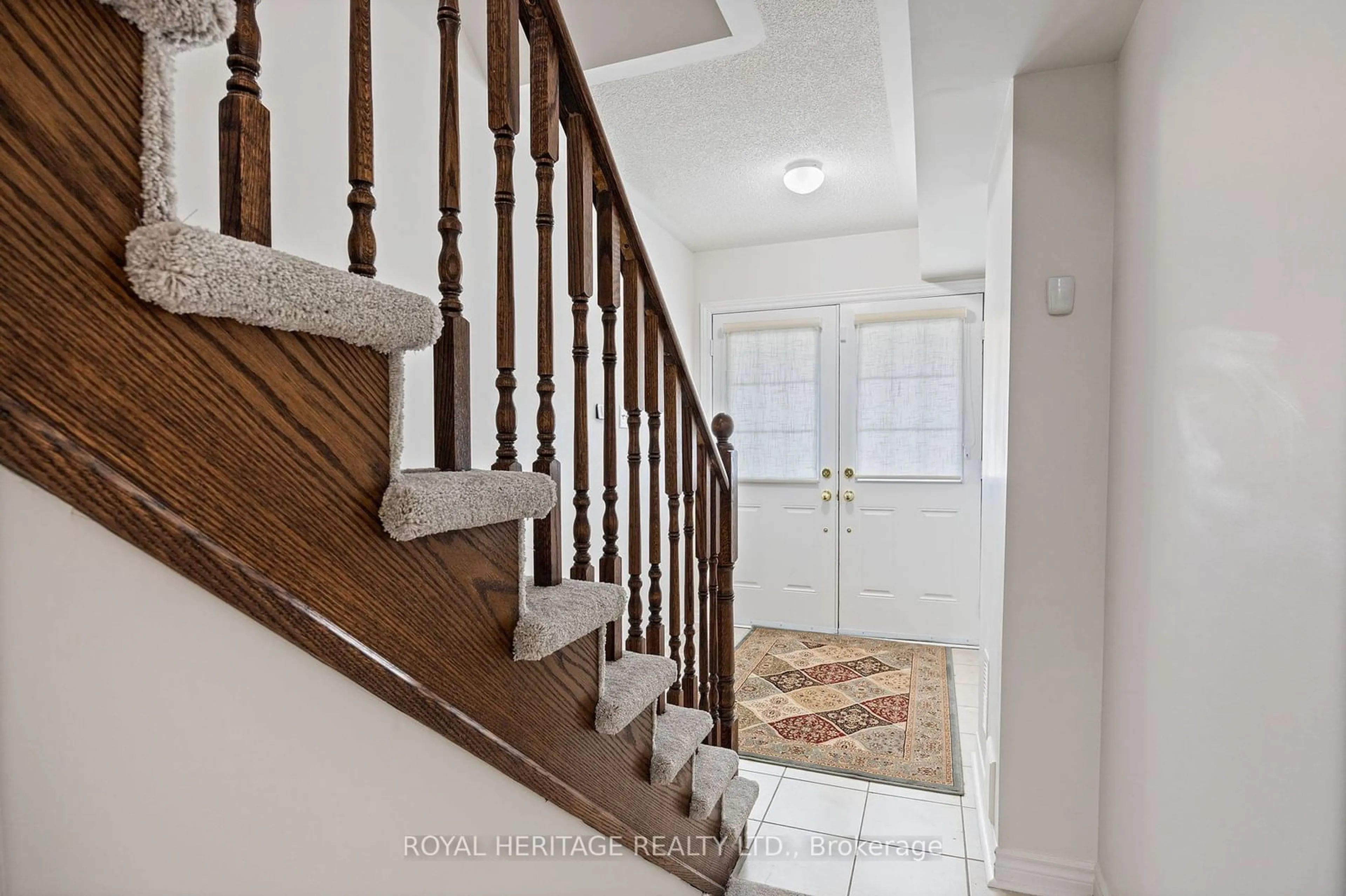 Indoor entryway, wood floors for 1558 Winville Rd, Pickering Ontario L1X 0C6