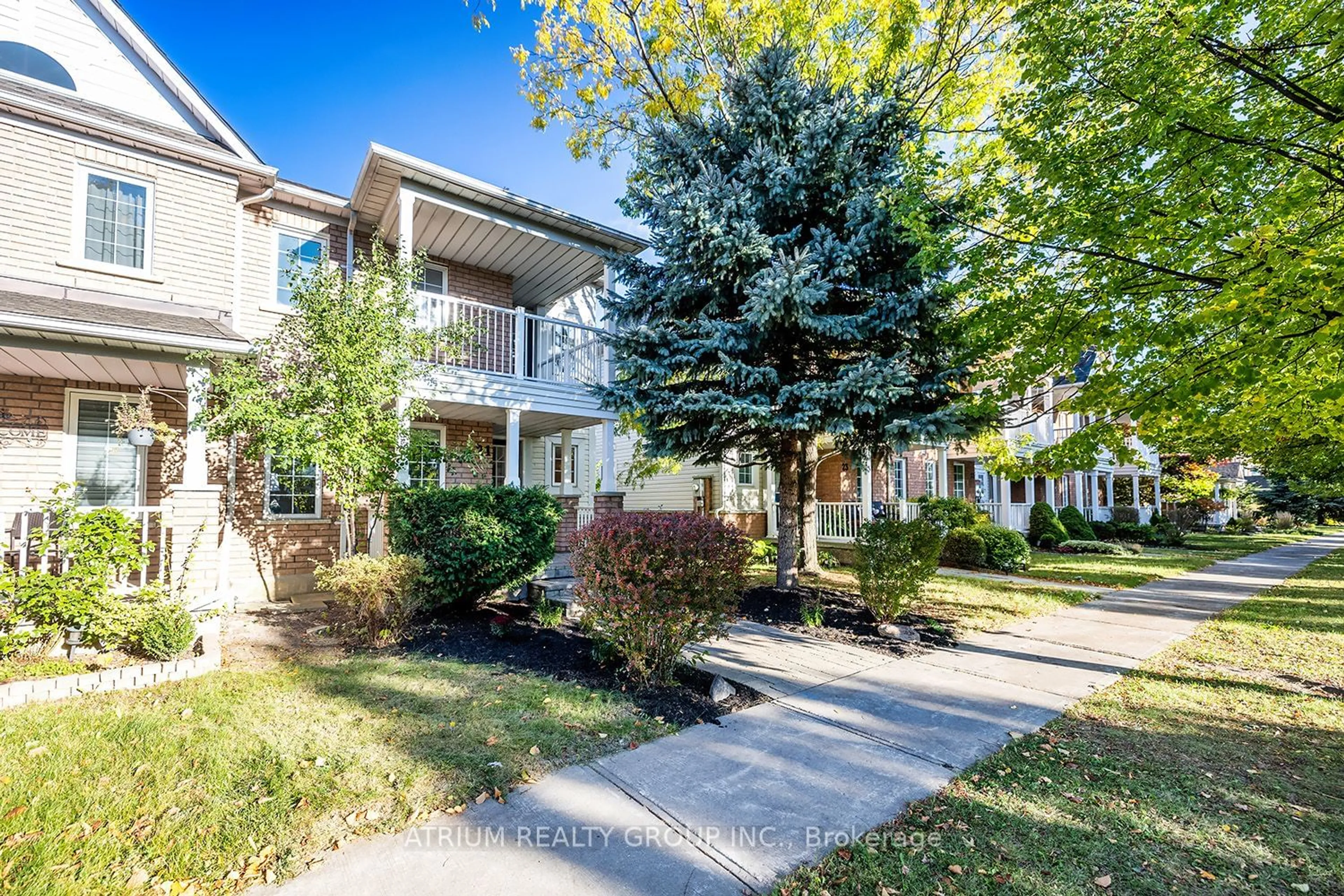 A pic from exterior of the house or condo, the street view for 21 Bayside Gate, Whitby Ontario L1N 9W5