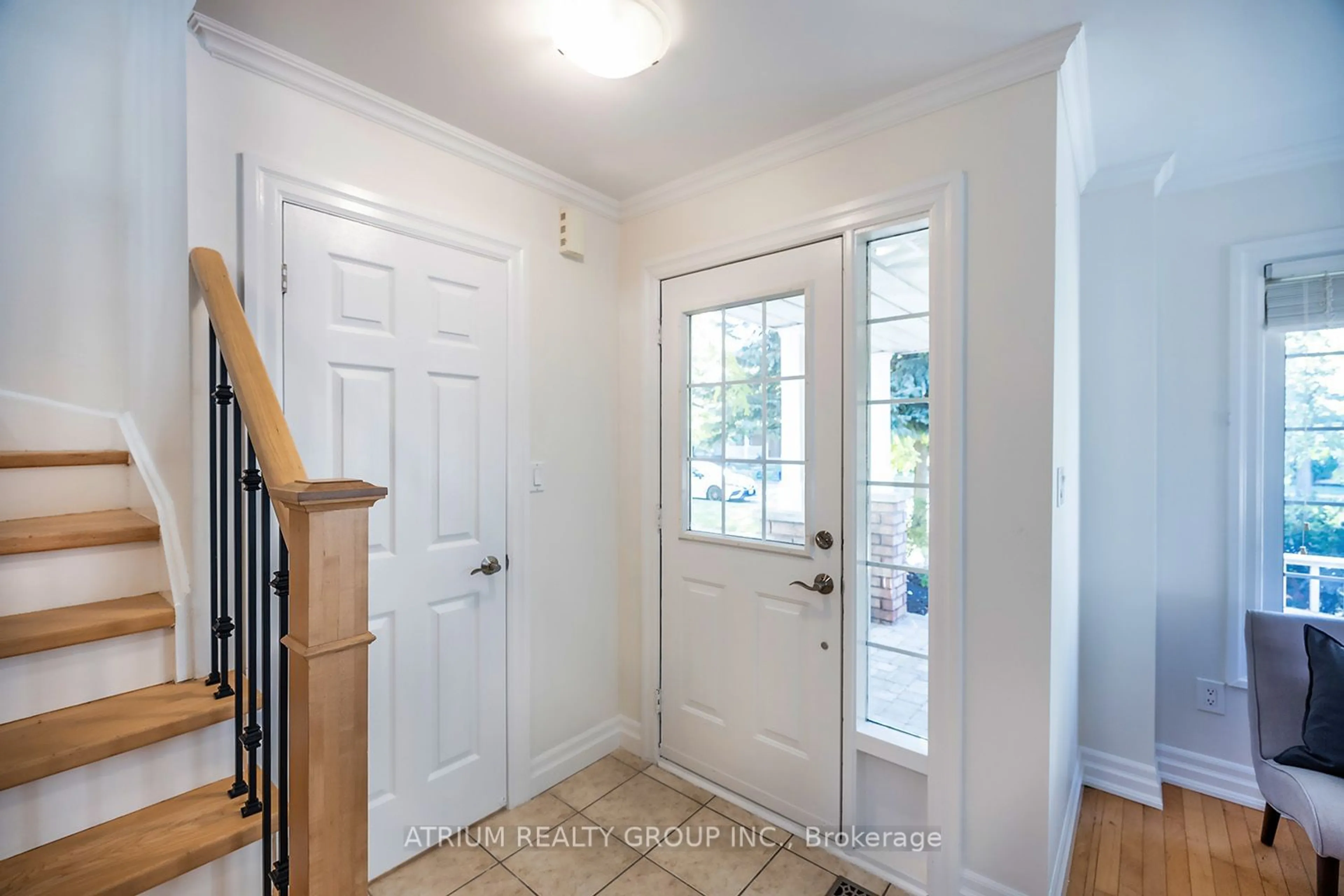 Indoor entryway, wood floors for 21 Bayside Gate, Whitby Ontario L1N 9W5