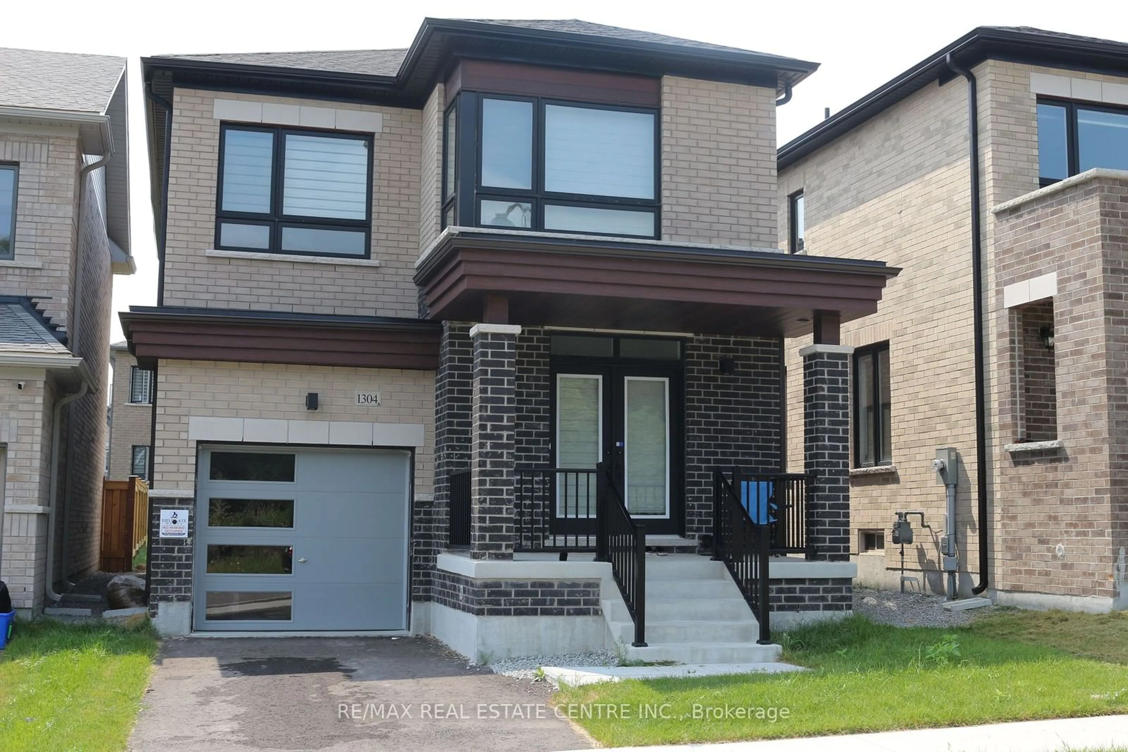 Home with brick exterior material for 1304 Klondike Dr, Oshawa Ontario L1H 8L7