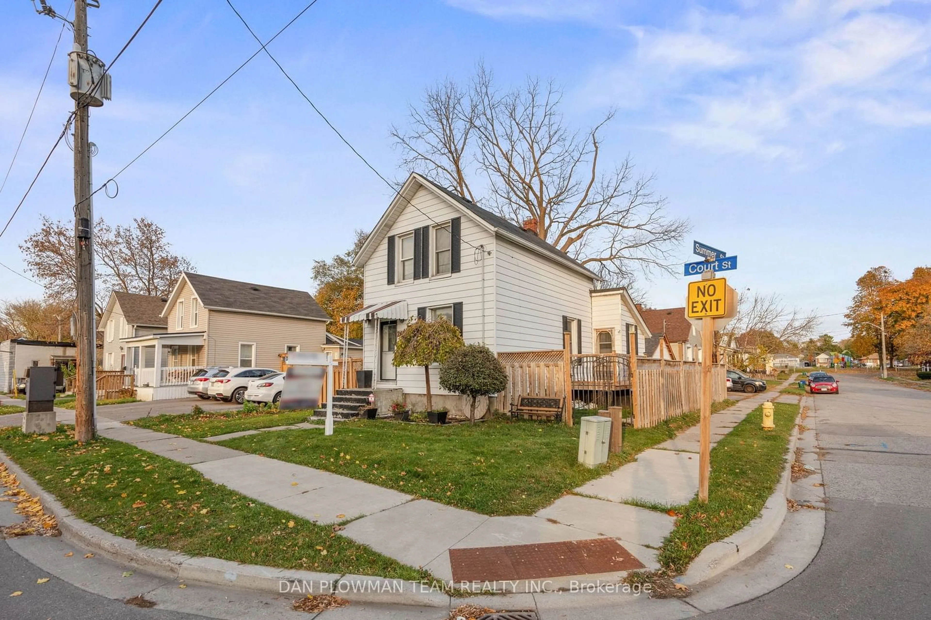 Frontside or backside of a home, the street view for 269 Court St, Oshawa Ontario L1H 4W8