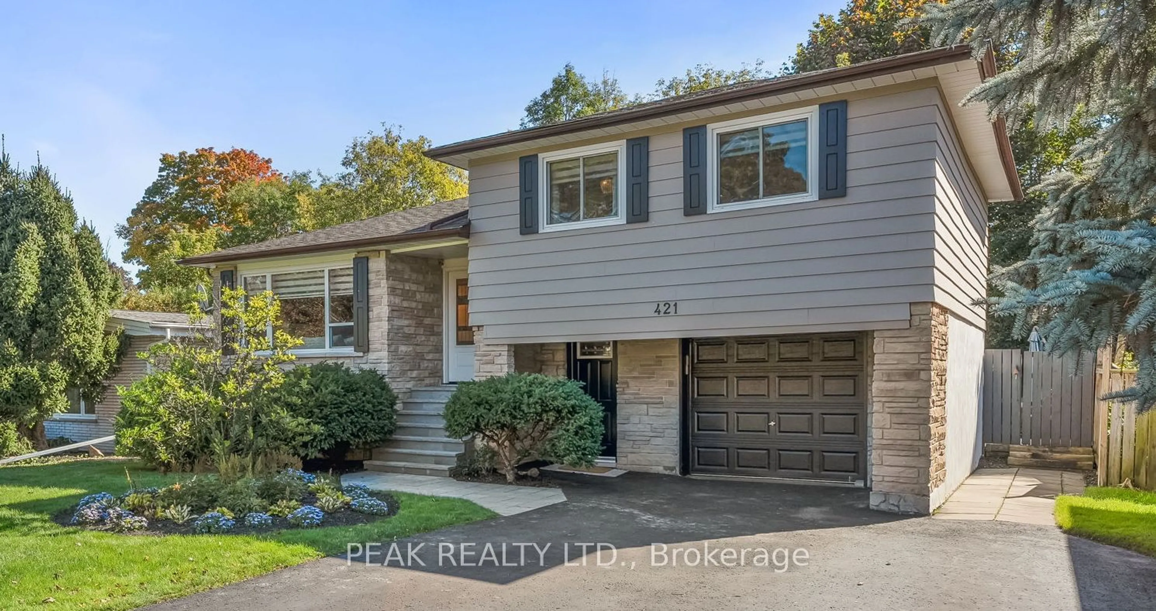 Frontside or backside of a home, the street view for 421 Hillcroft St, Oshawa Ontario L1G 2M6