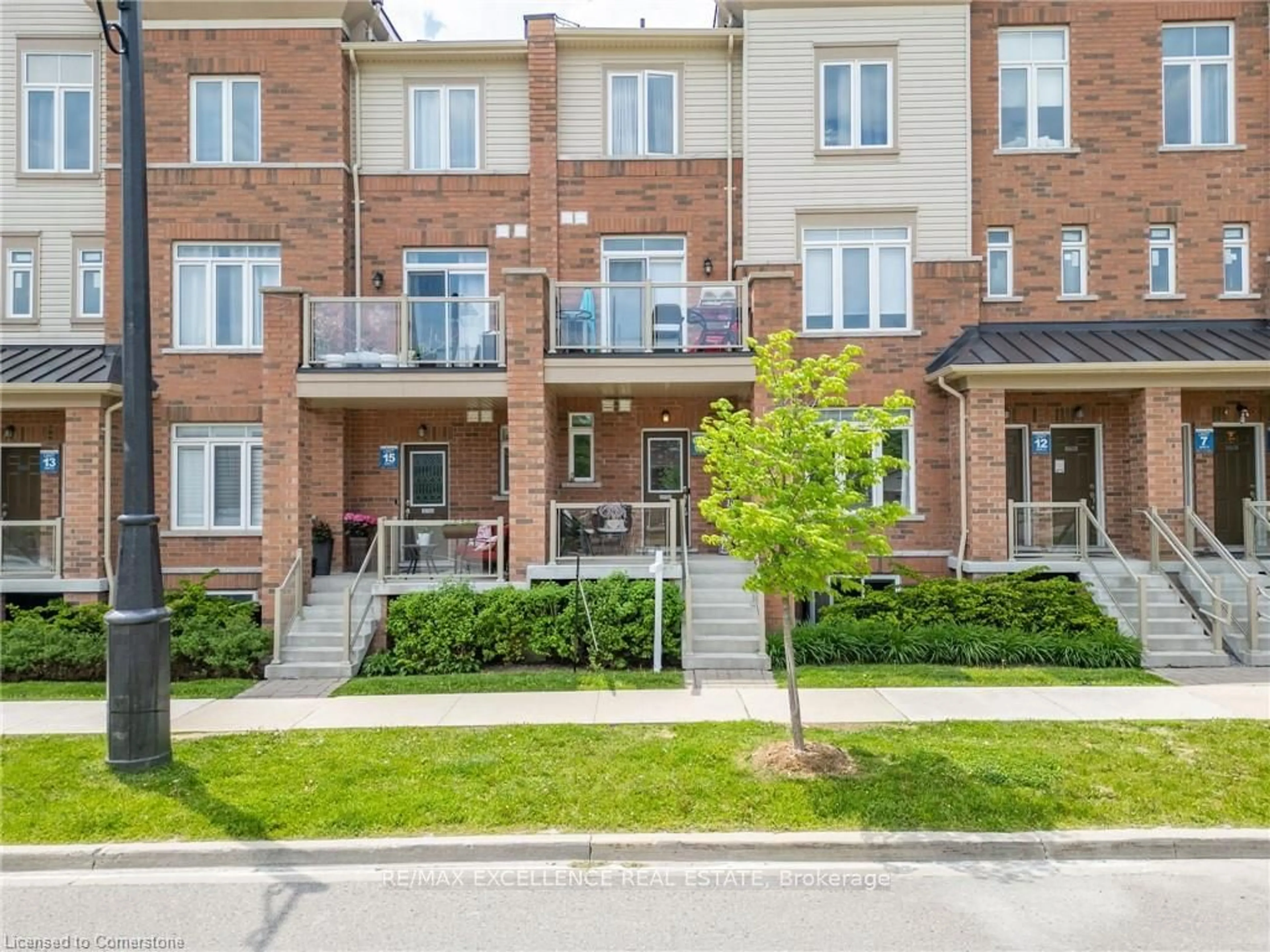 A pic from exterior of the house or condo, the street view for 2722 William Jackson Dr #10, Pickering Ontario L1X 0E6