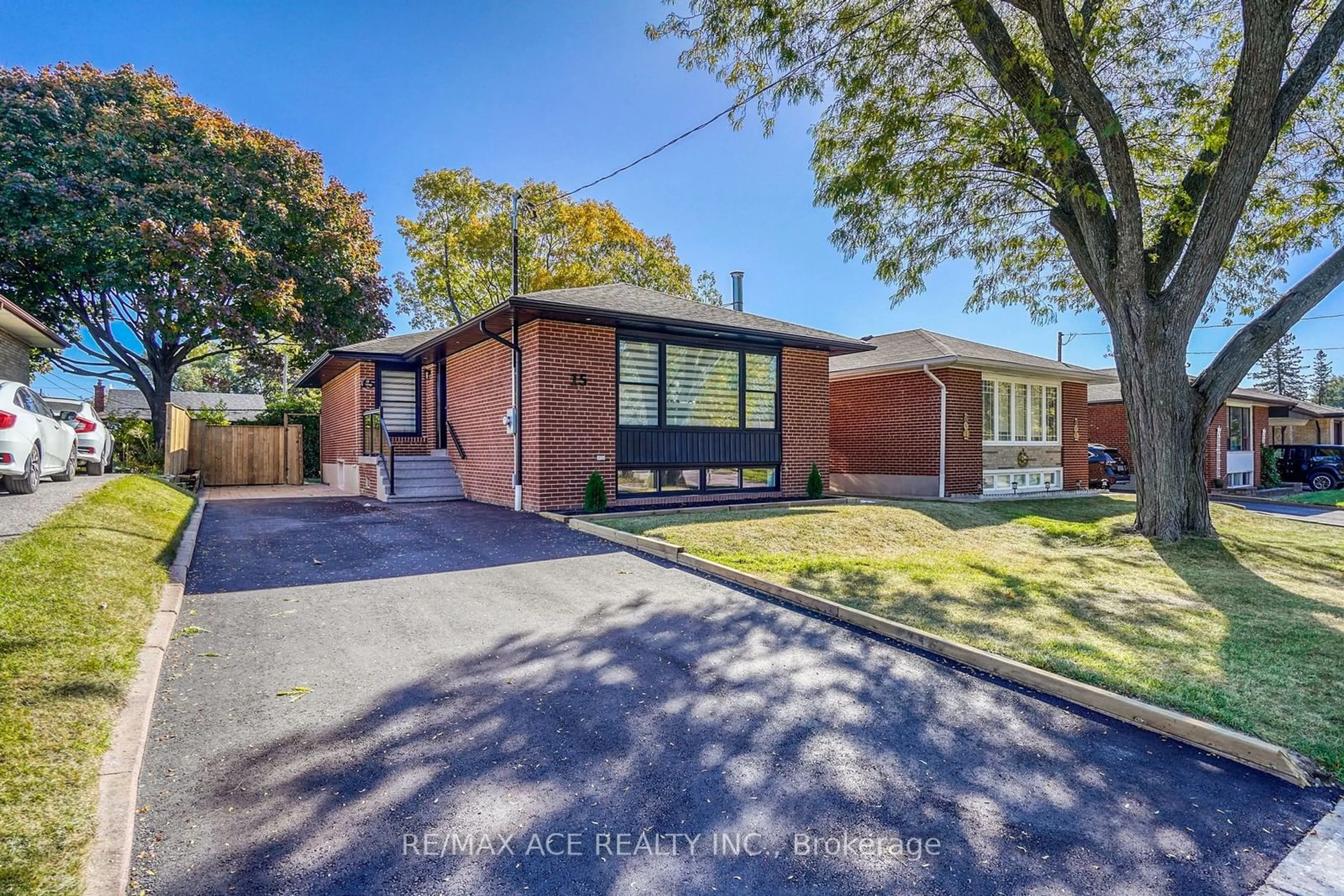 Home with brick exterior material for 15 Wantanopa Cres, Toronto Ontario M1H 2B2