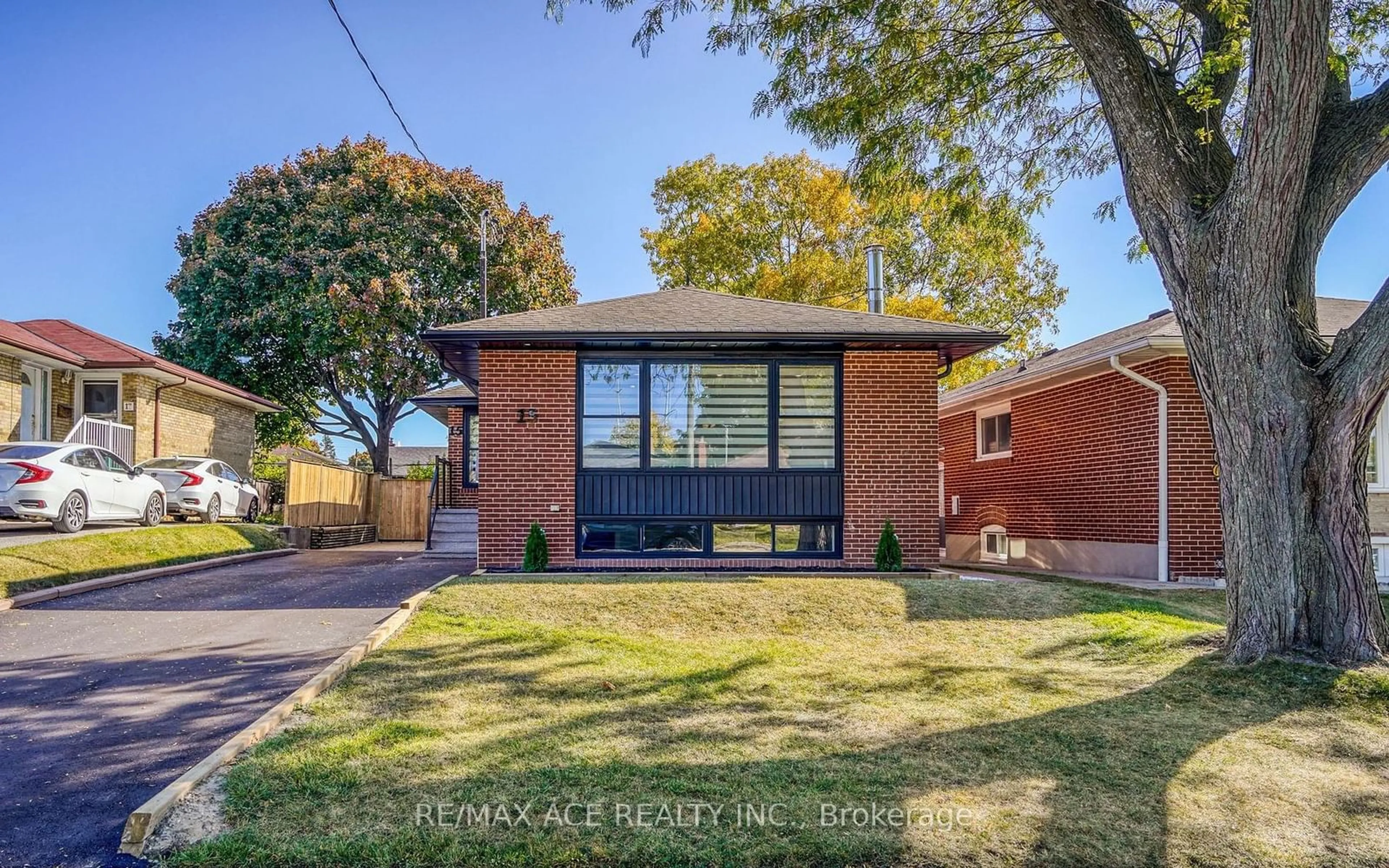 Home with brick exterior material for 15 Wantanopa Cres, Toronto Ontario M1H 2B2