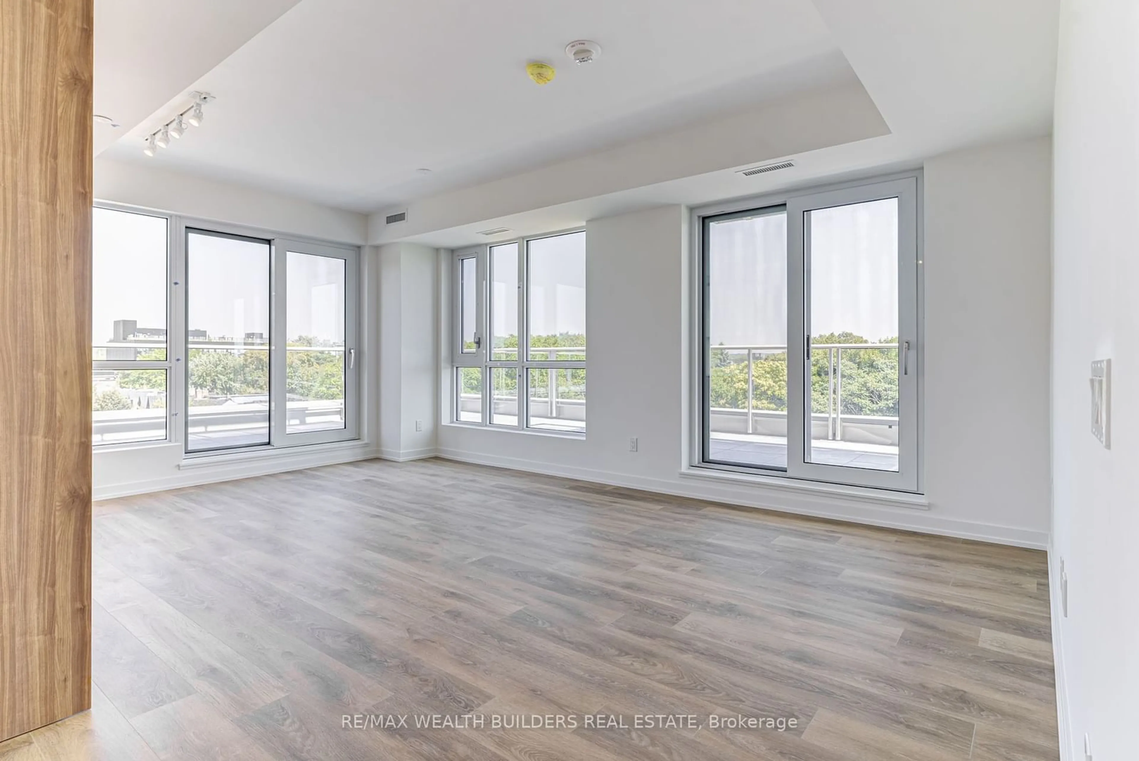 Other indoor space, wood floors for 150 Logan Ave #627, Toronto Ontario M4M 0E4