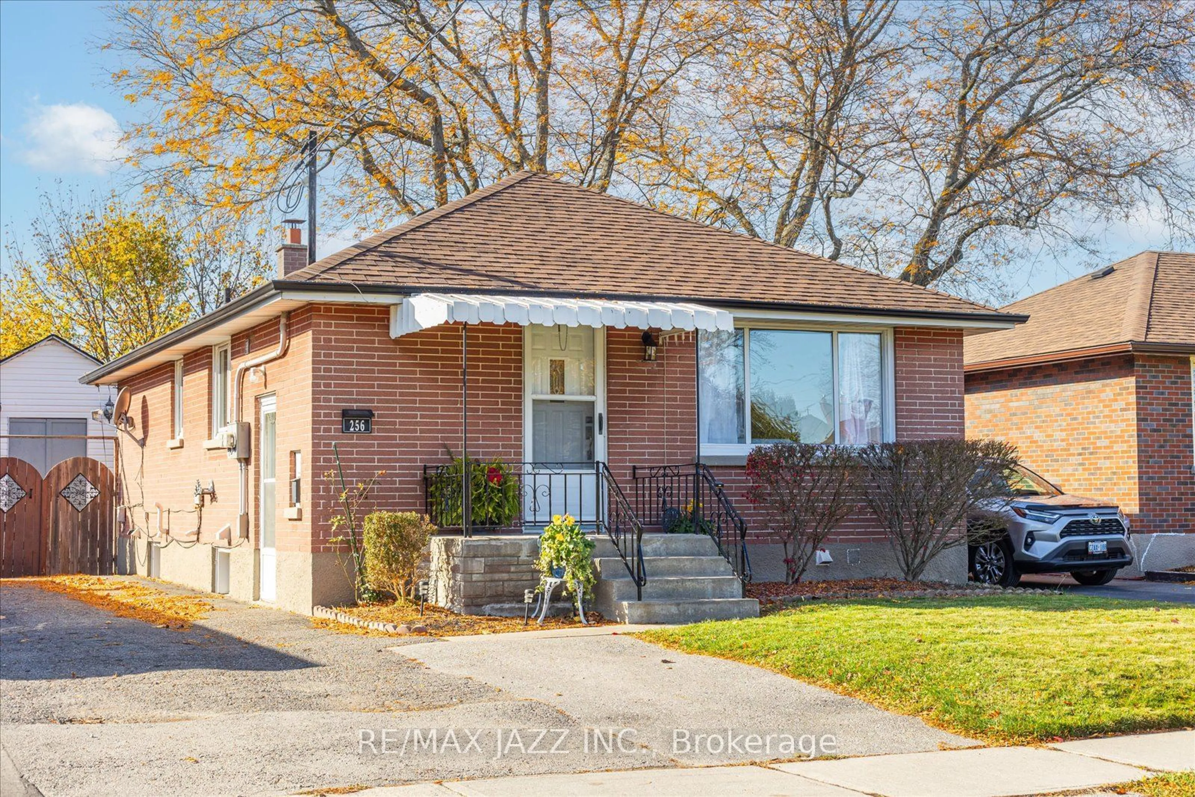 Home with brick exterior material for 256 Baldwin St, Oshawa Ontario L1H 6H4