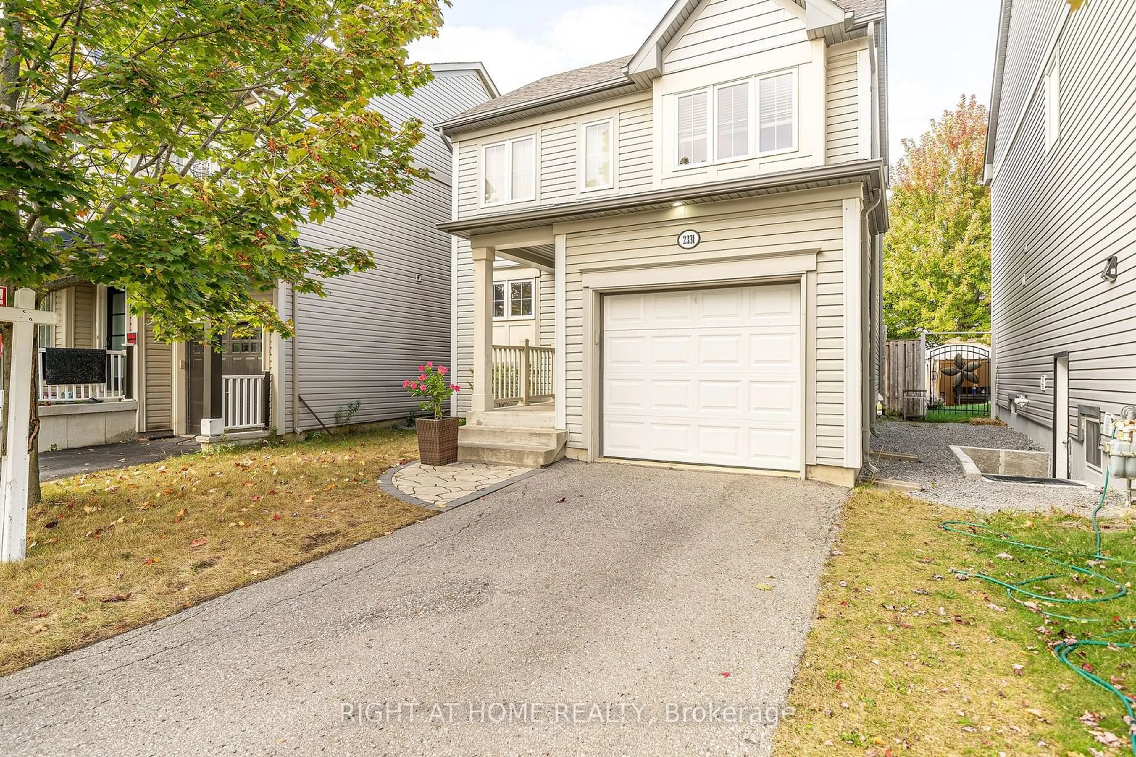 A pic from exterior of the house or condo, the street view for 2331 Winlord Pl, Oshawa Ontario L1L 0B8