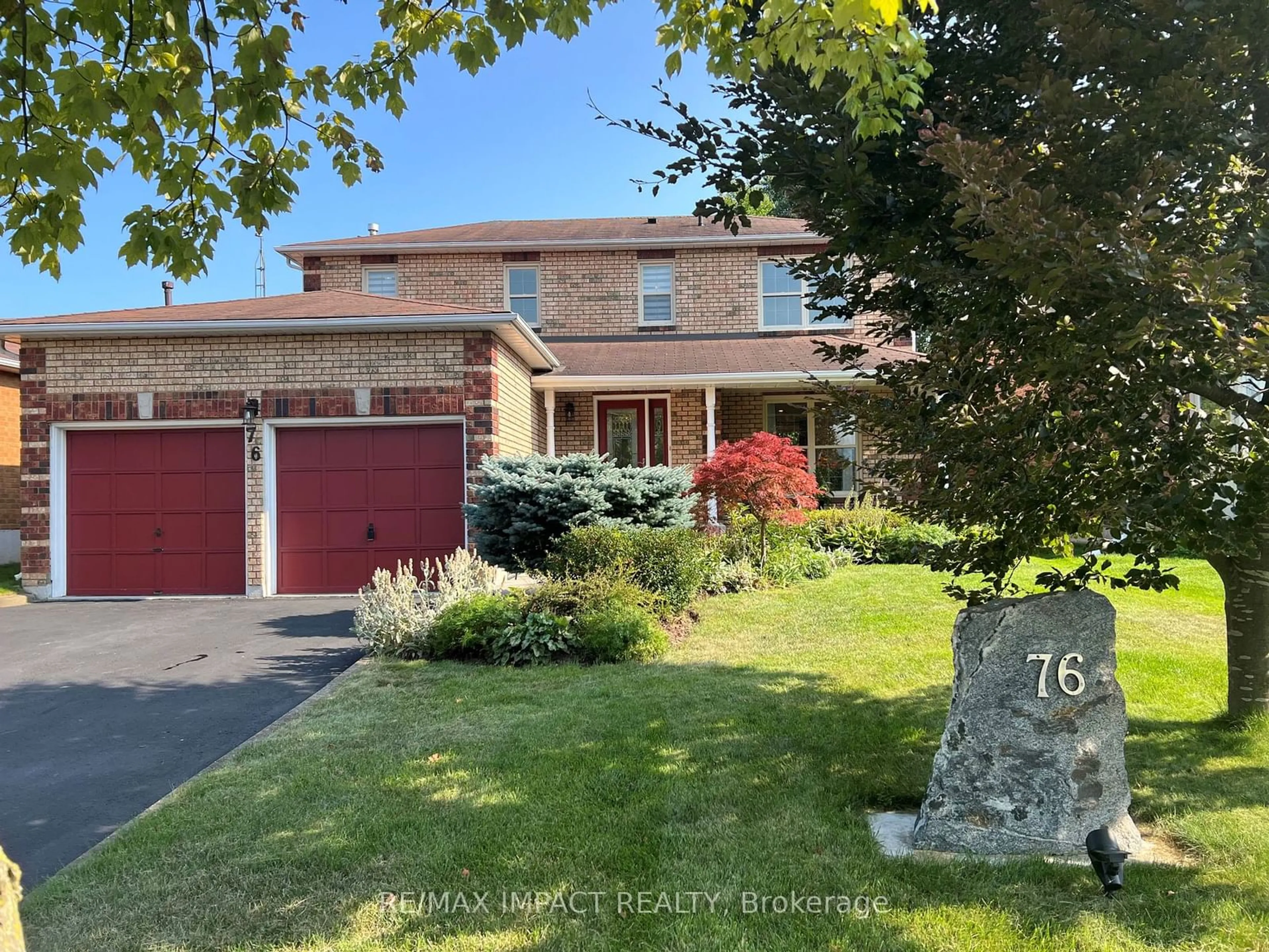 Frontside or backside of a home, the street view for 76 Foster Creek Dr, Clarington Ontario L1B 1G5