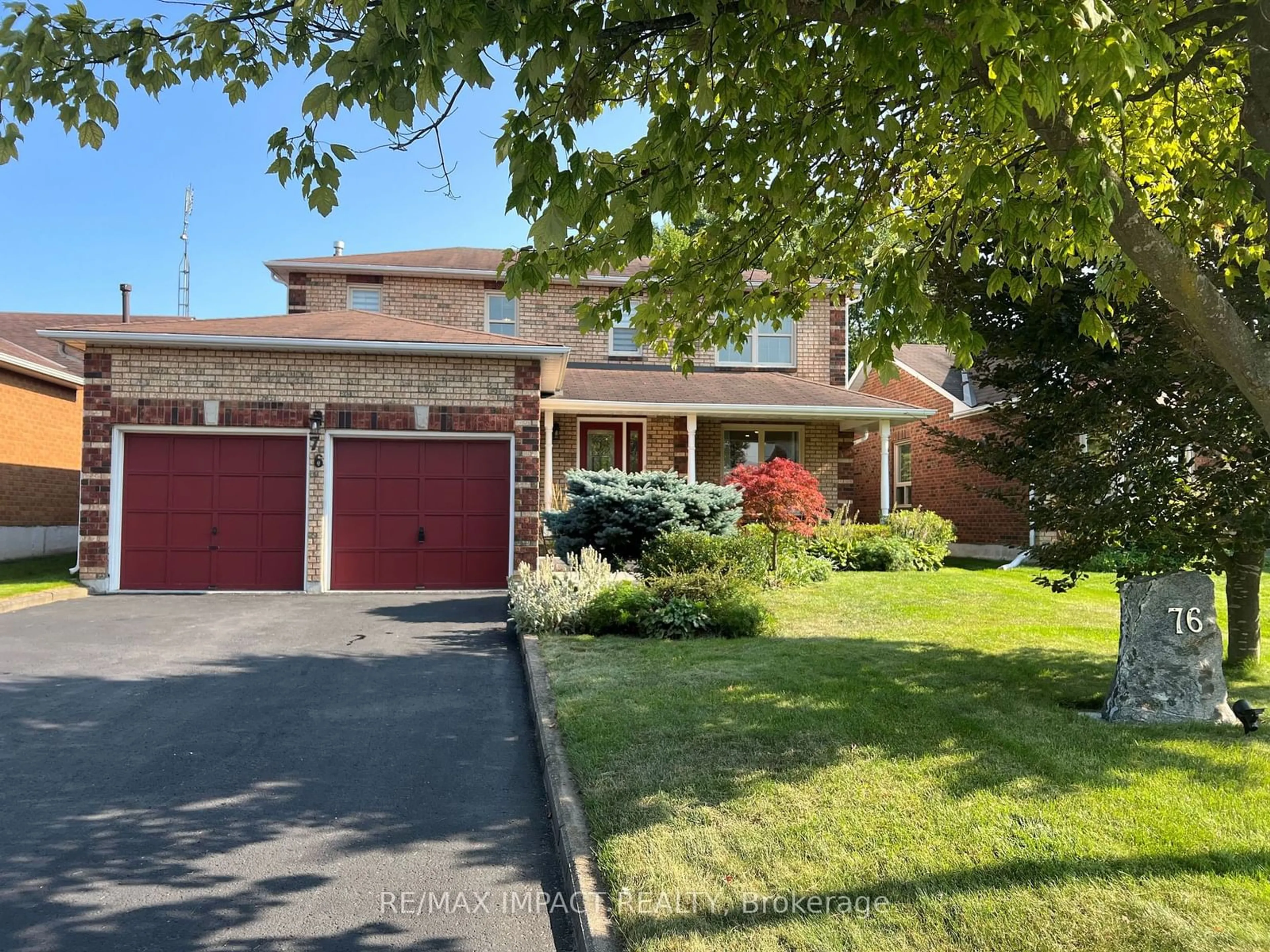 Frontside or backside of a home, the street view for 76 Foster Creek Dr, Clarington Ontario L1B 1G5