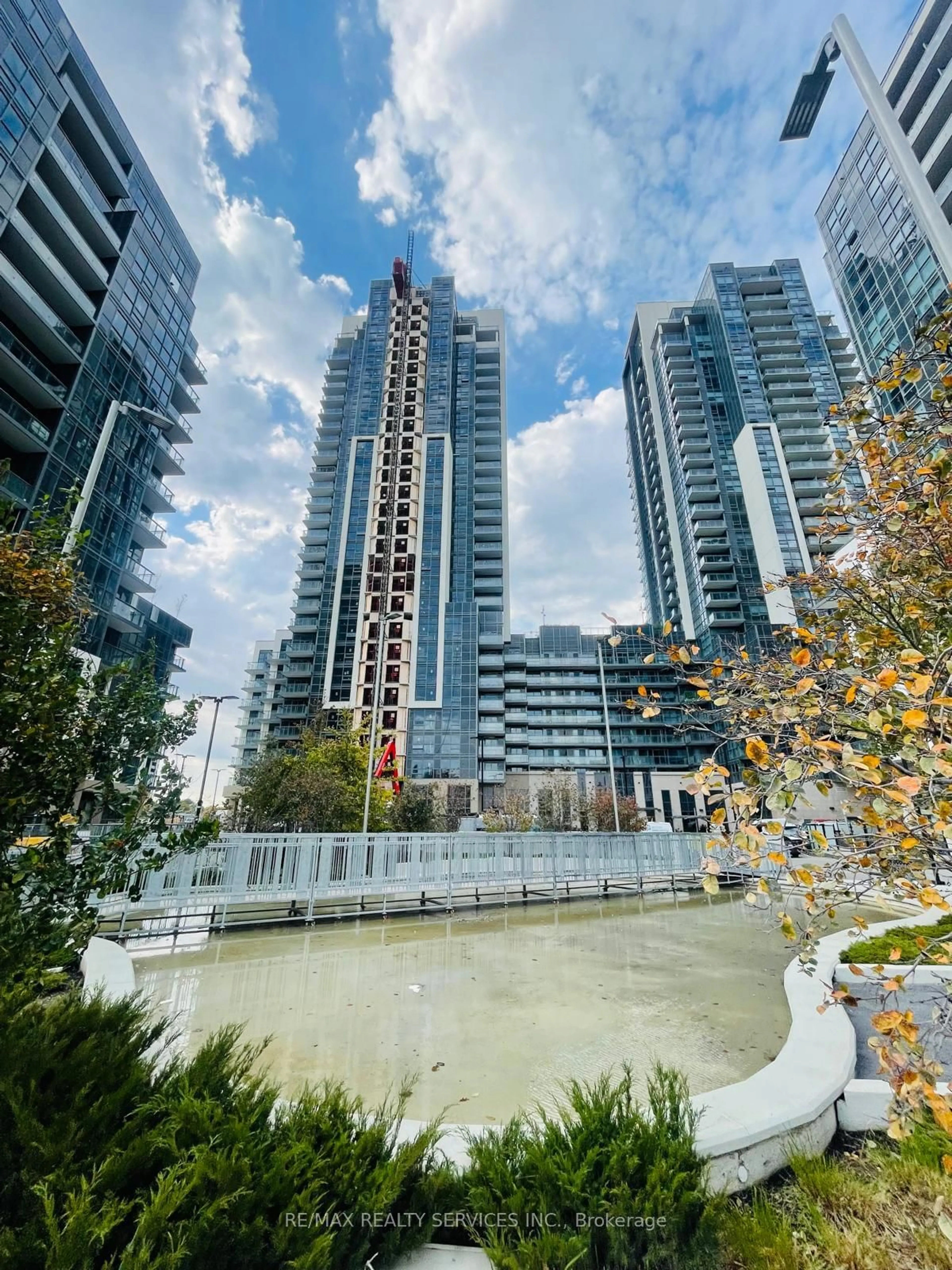 A pic from exterior of the house or condo, the view of city buildings for 10 Meadowglen Pl #407, Toronto Ontario M1G 0A8