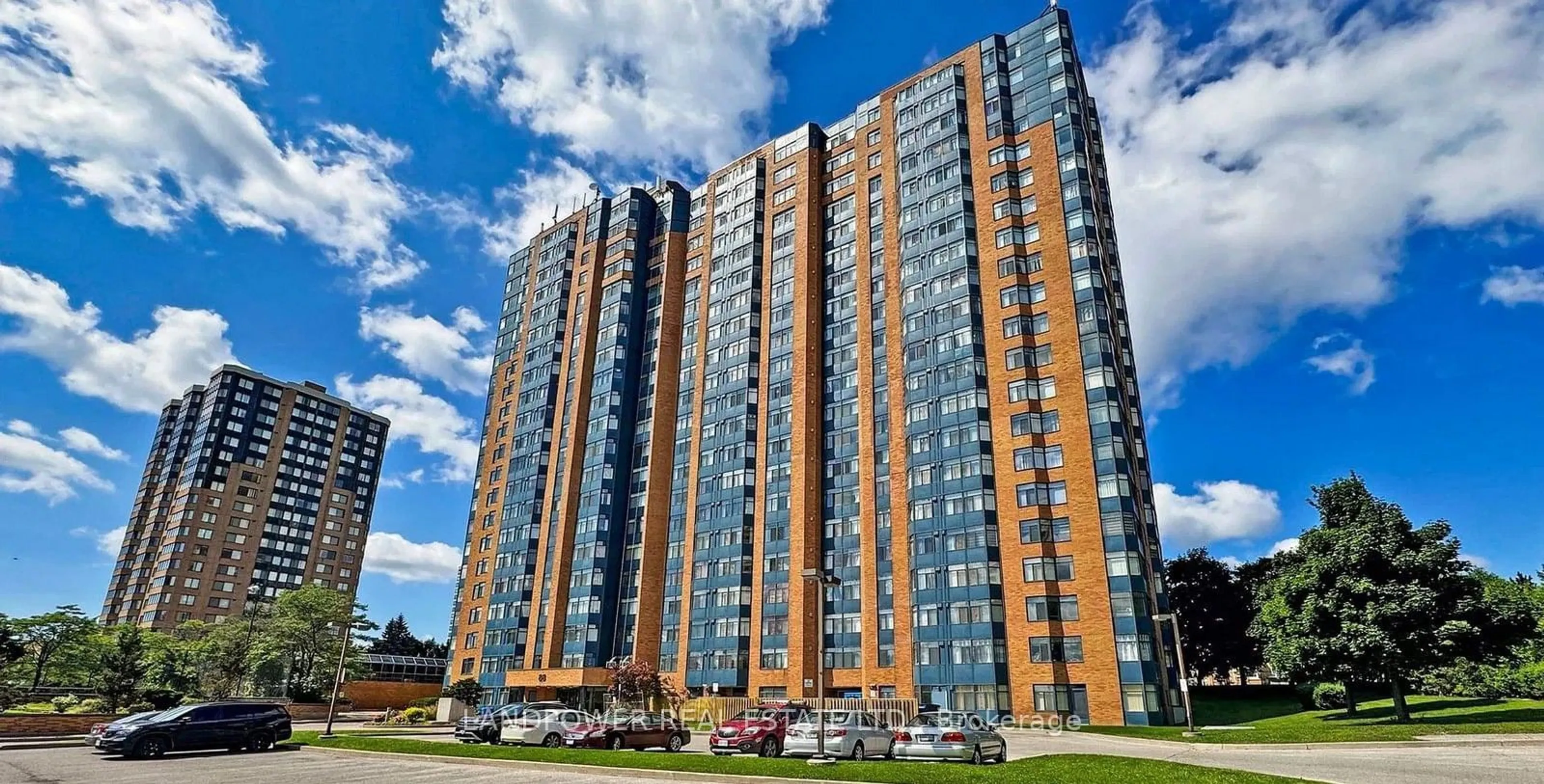 A pic from exterior of the house or condo, the front or back of building for 88 Alton Towers Circ #1909, Toronto Ontario M1V 5C5