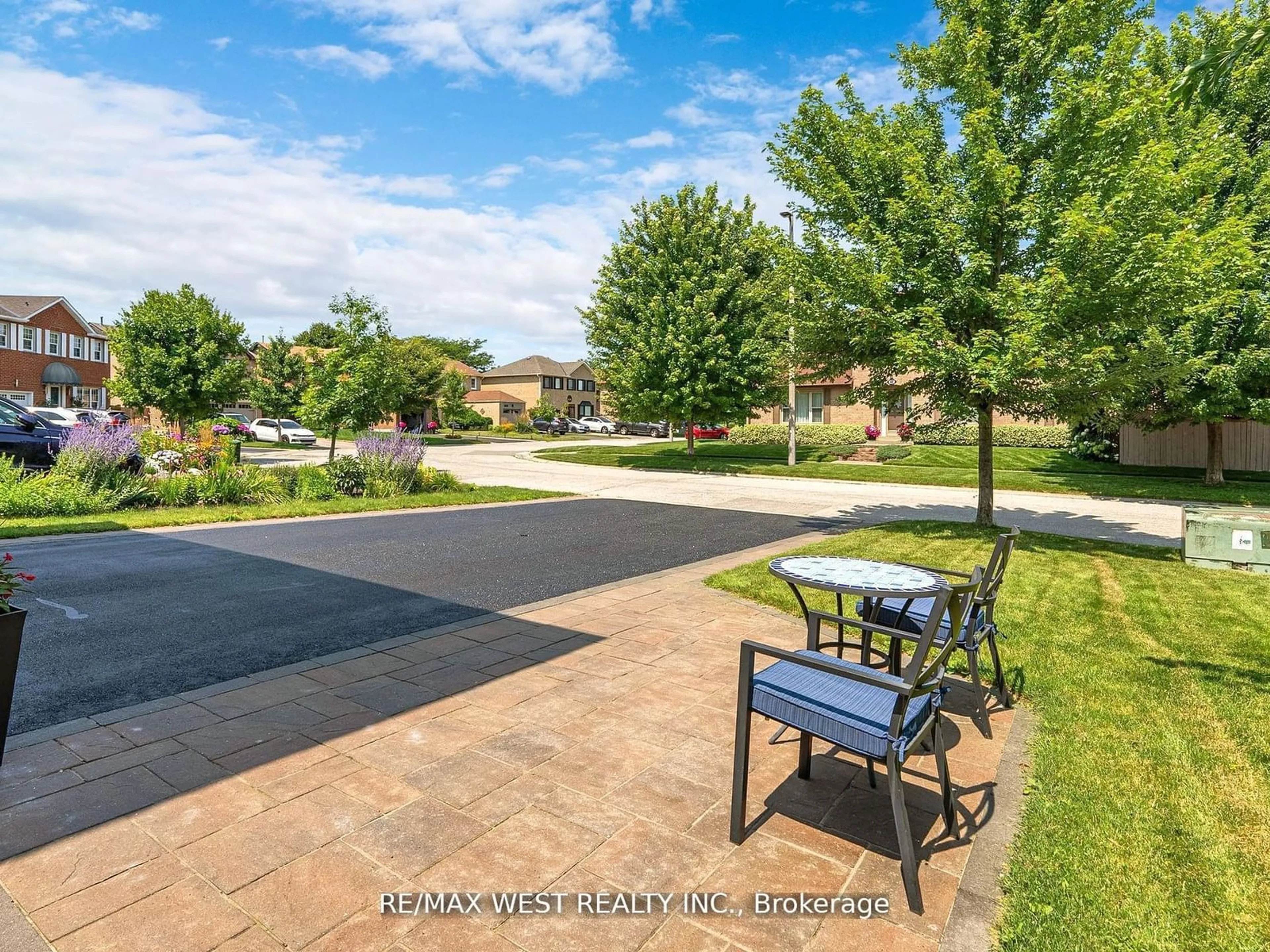 Patio, the street view for 621 Ariel Cres, Pickering Ontario L1V 4V6