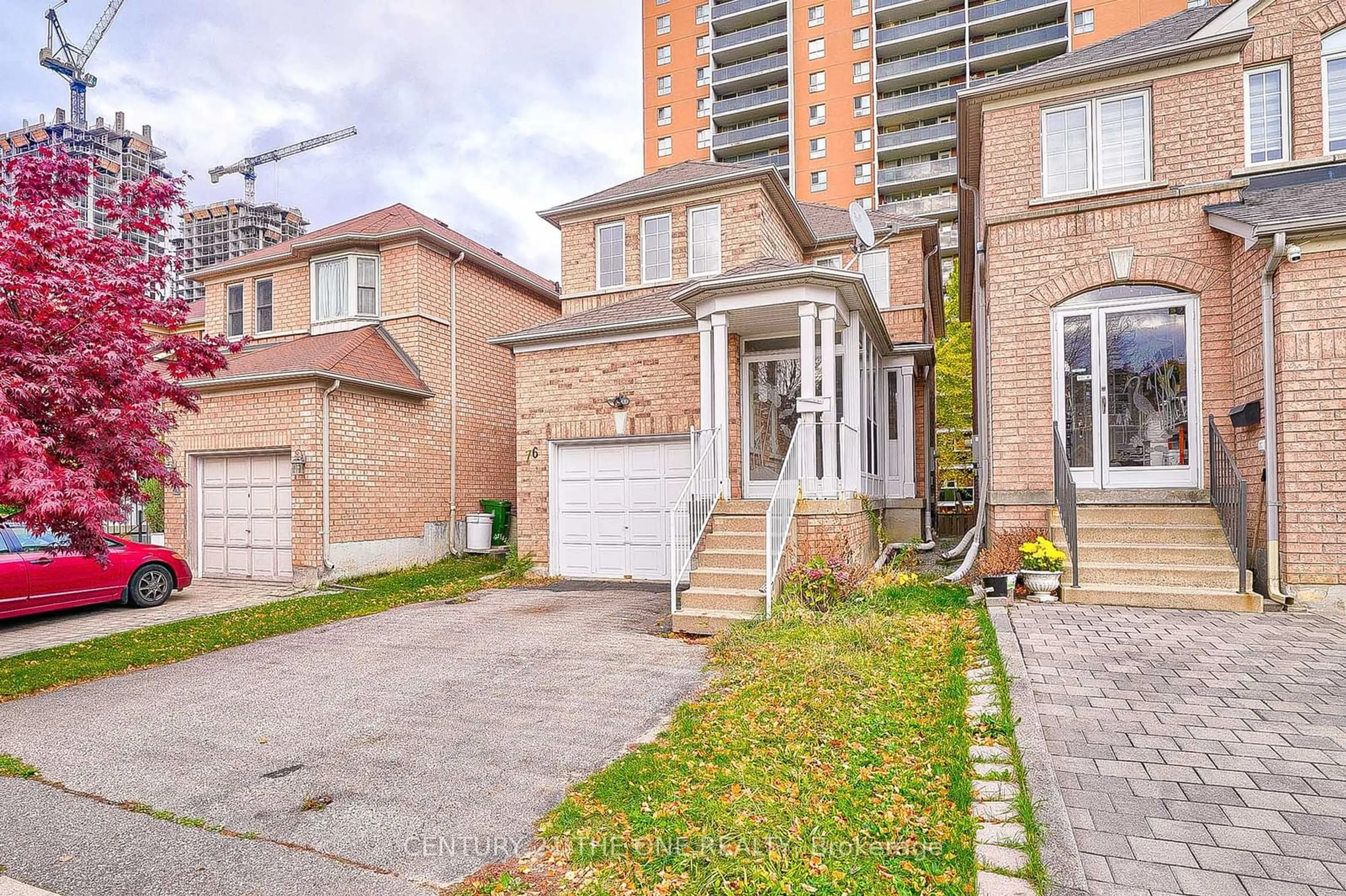 A pic from exterior of the house or condo, the street view for 76 Highhill Dr, Toronto Ontario M1T 1N7