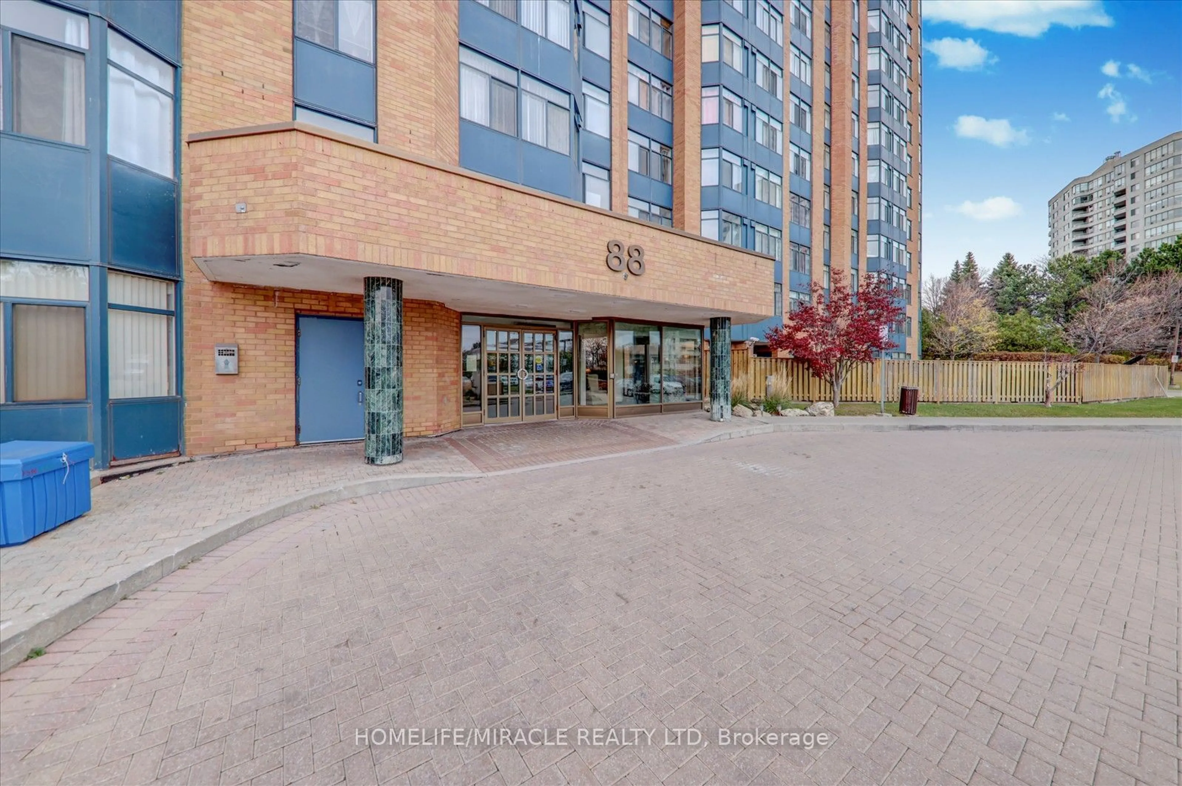 A pic from exterior of the house or condo, the front or back of building for 88 Alton Towers Circ #409, Toronto Ontario M1V 5C5