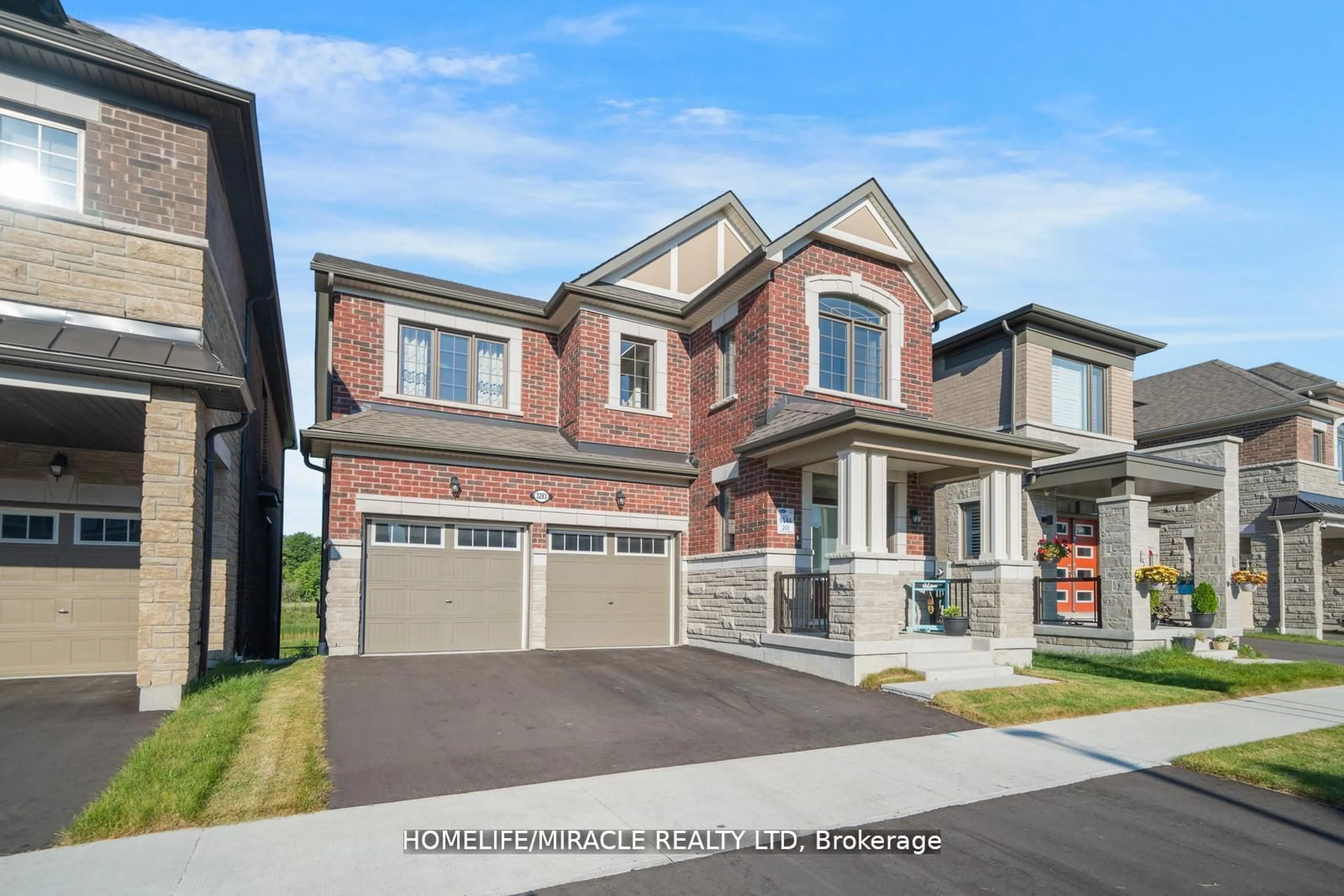 Home with brick exterior material for 3283 Turnstone Blvd, Pickering Ontario L1X 0M9