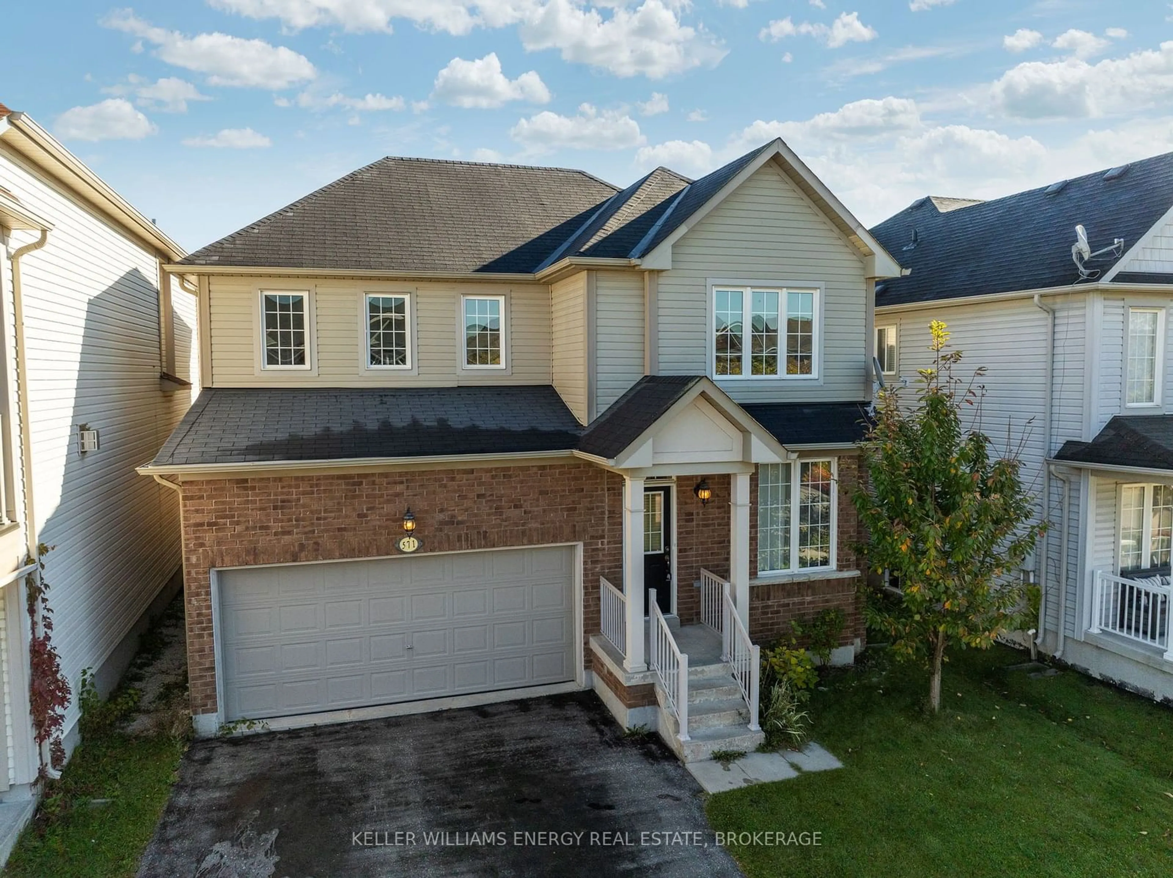 Frontside or backside of a home, the street view for 571 Shaftsbury St, Oshawa Ontario L1K 2V8