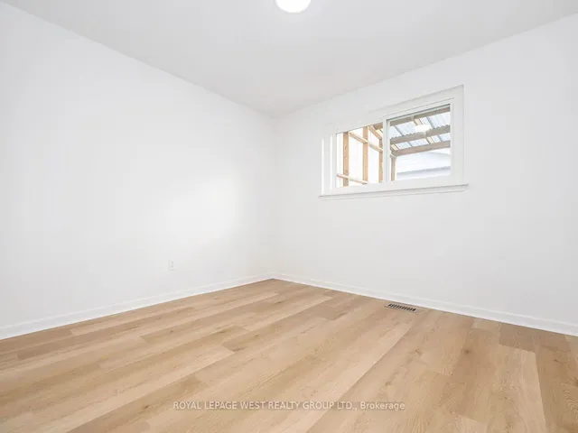Additional property image - 33 Syracuse Cres