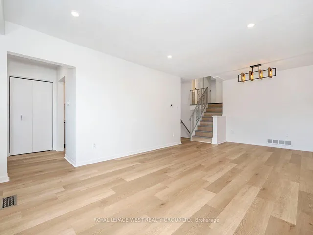 Additional property image - 33 Syracuse Cres