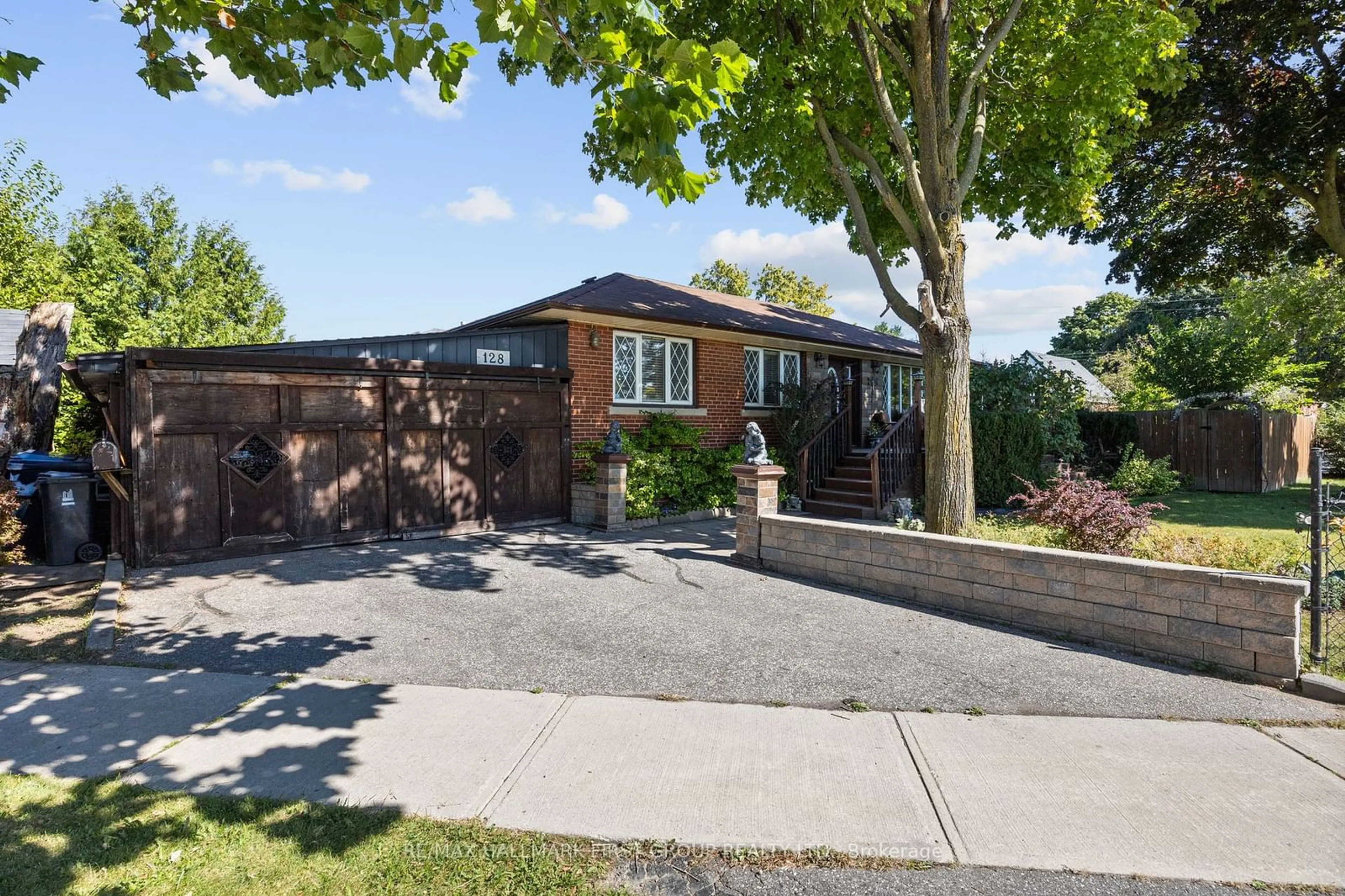 Home with brick exterior material for 128 Shropshire Dr, Toronto Ontario M1P 1Z4