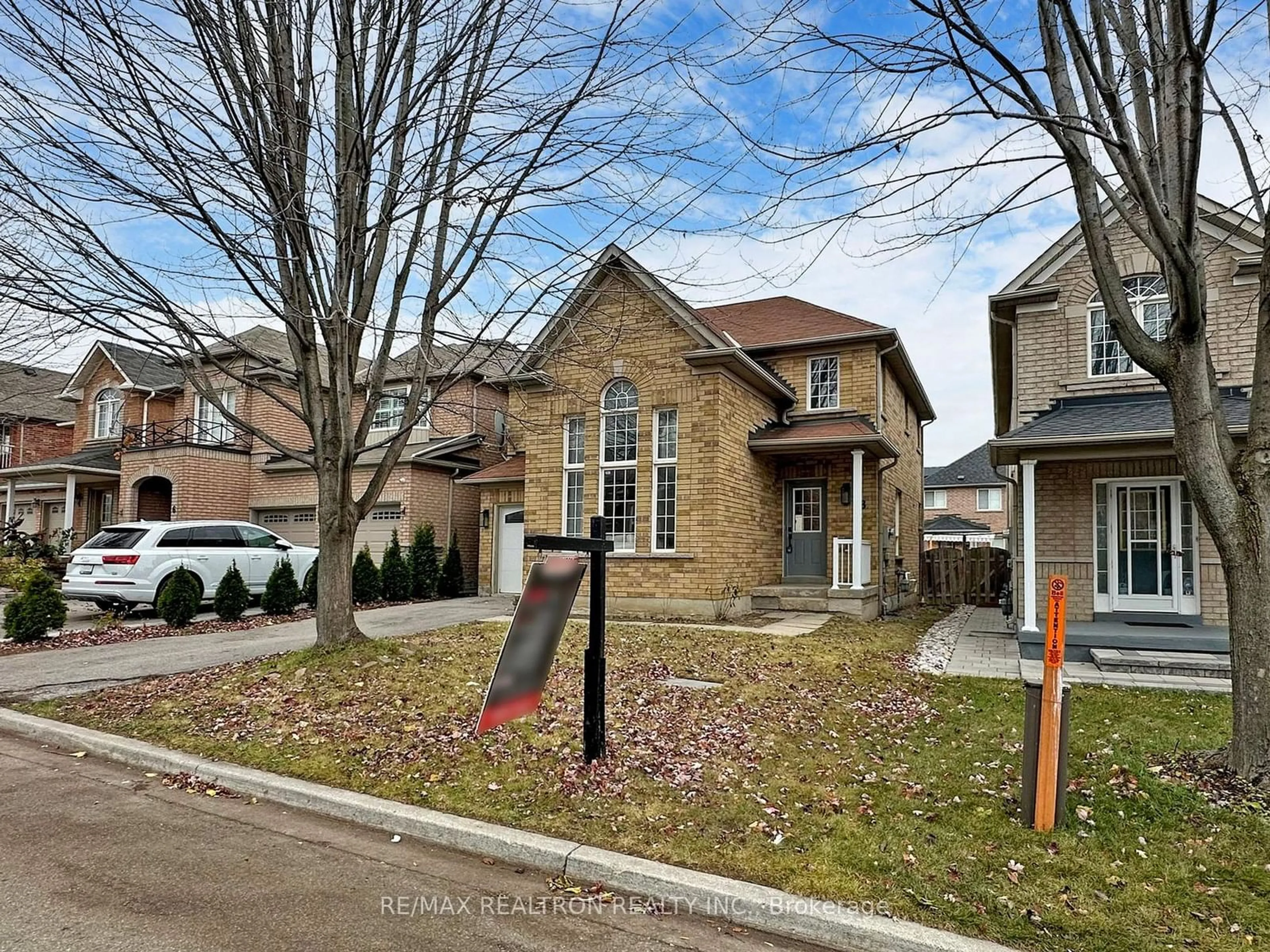 Frontside or backside of a home, the street view for 8 Grackle Tr, Toronto Ontario M1X 1X3