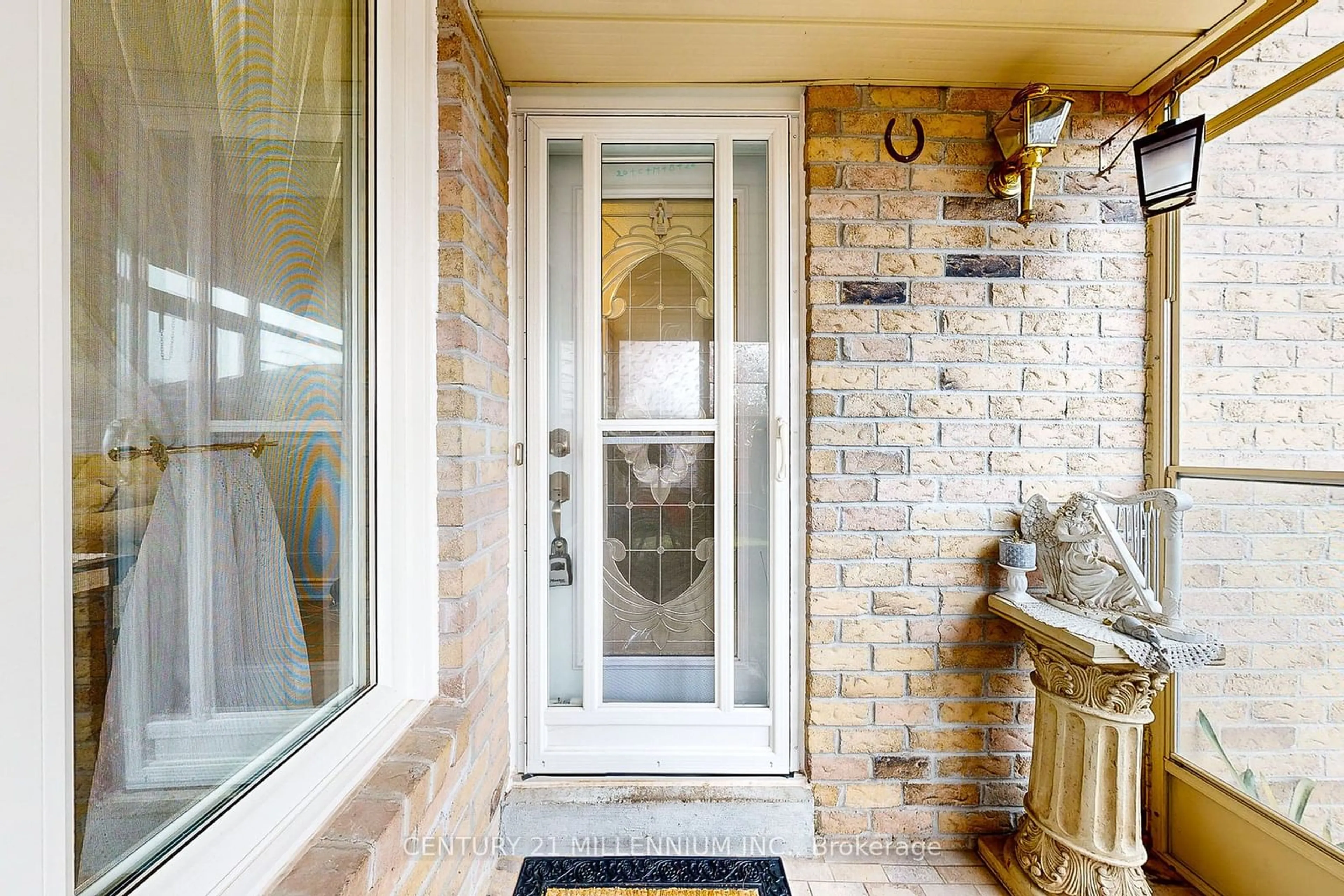 Indoor entryway, ceramic floors for 2274 Chapman Crt, Pickering Ontario L1X 2E8