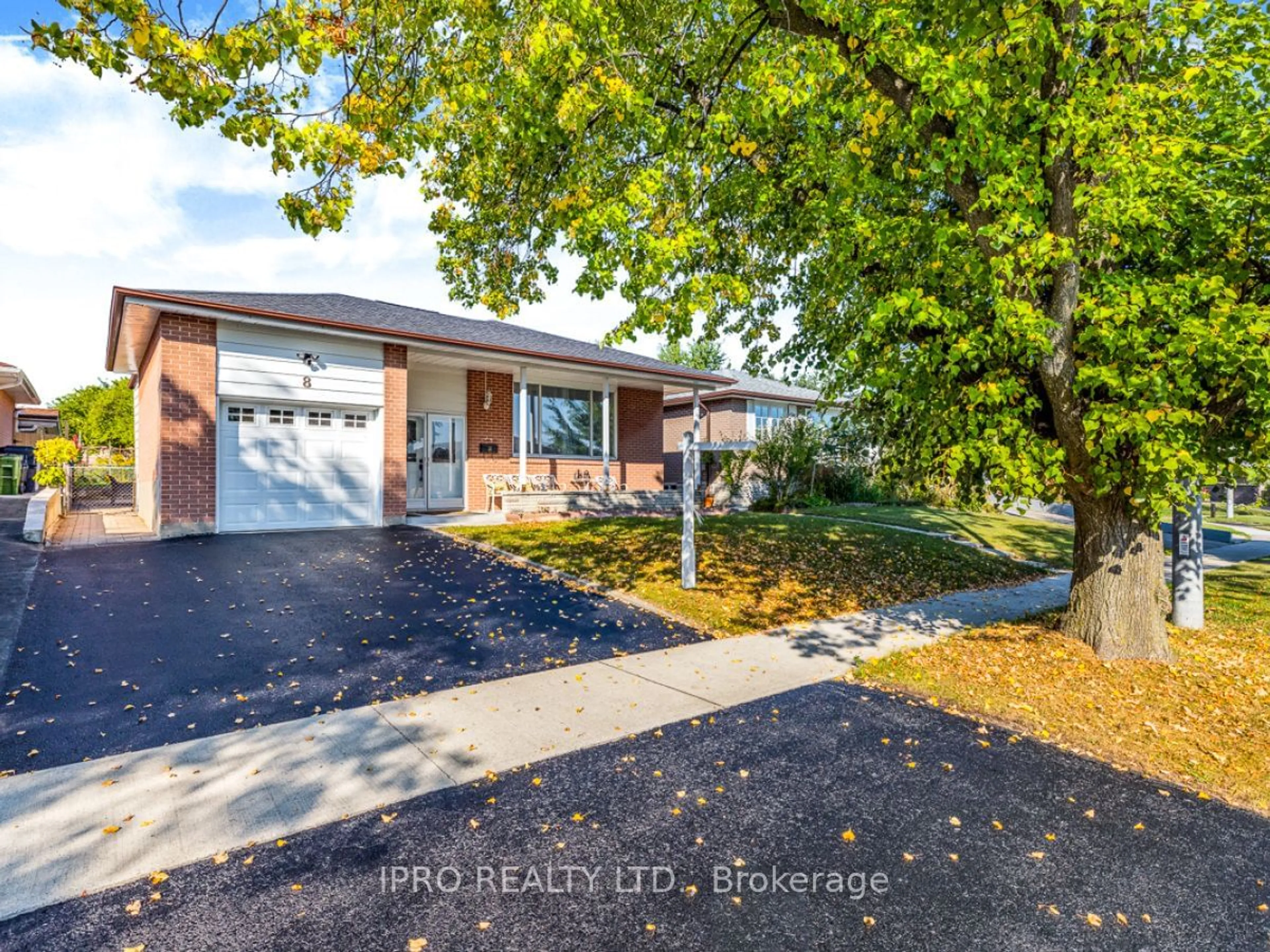 A pic from exterior of the house or condo, the street view for 8 Chipper Cres, Toronto Ontario M1K 4R3