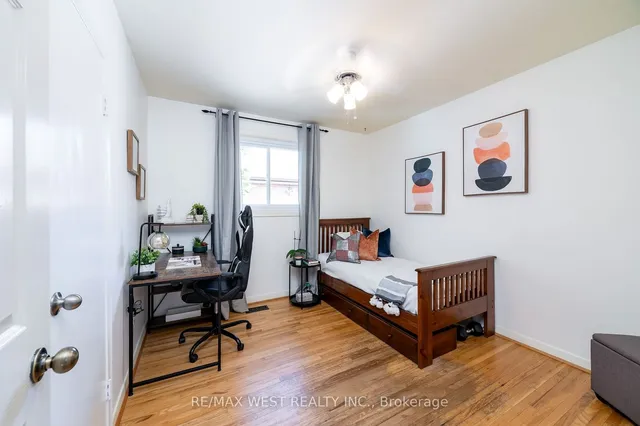 Additional property image - 10 Rowallan Dr