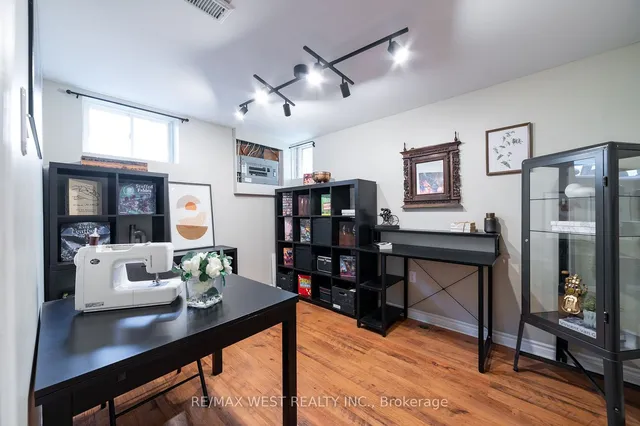 Additional property image - 10 Rowallan Dr