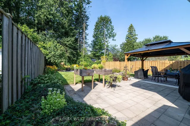 Additional property image - 10 Rowallan Dr