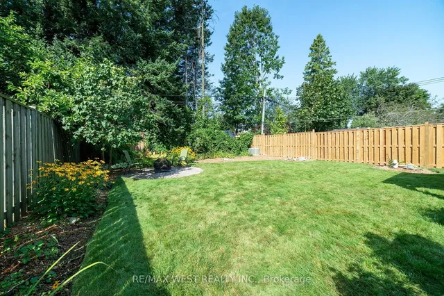 Additional property image - 10 Rowallan Dr
