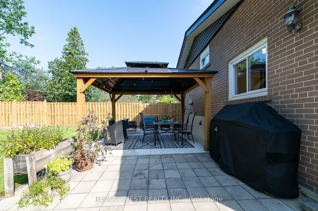 Additional property image - 10 Rowallan Dr