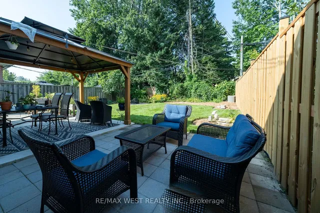 Additional property image - 10 Rowallan Dr