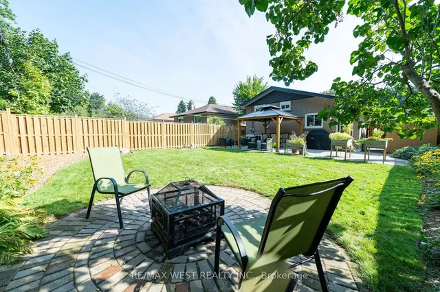 Additional property image - 10 Rowallan Dr