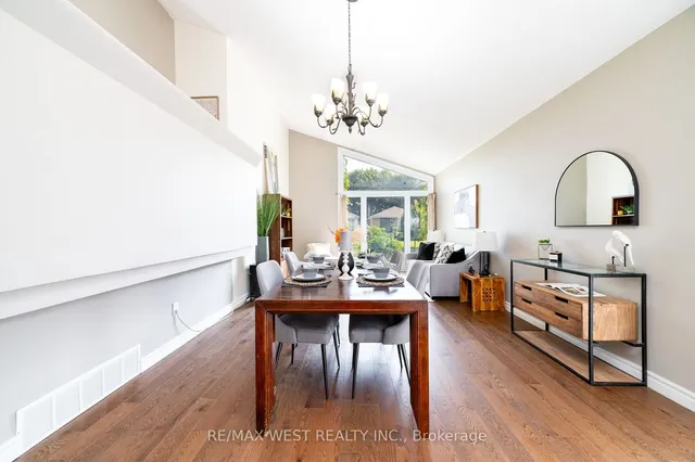 Additional property image - 10 Rowallan Dr