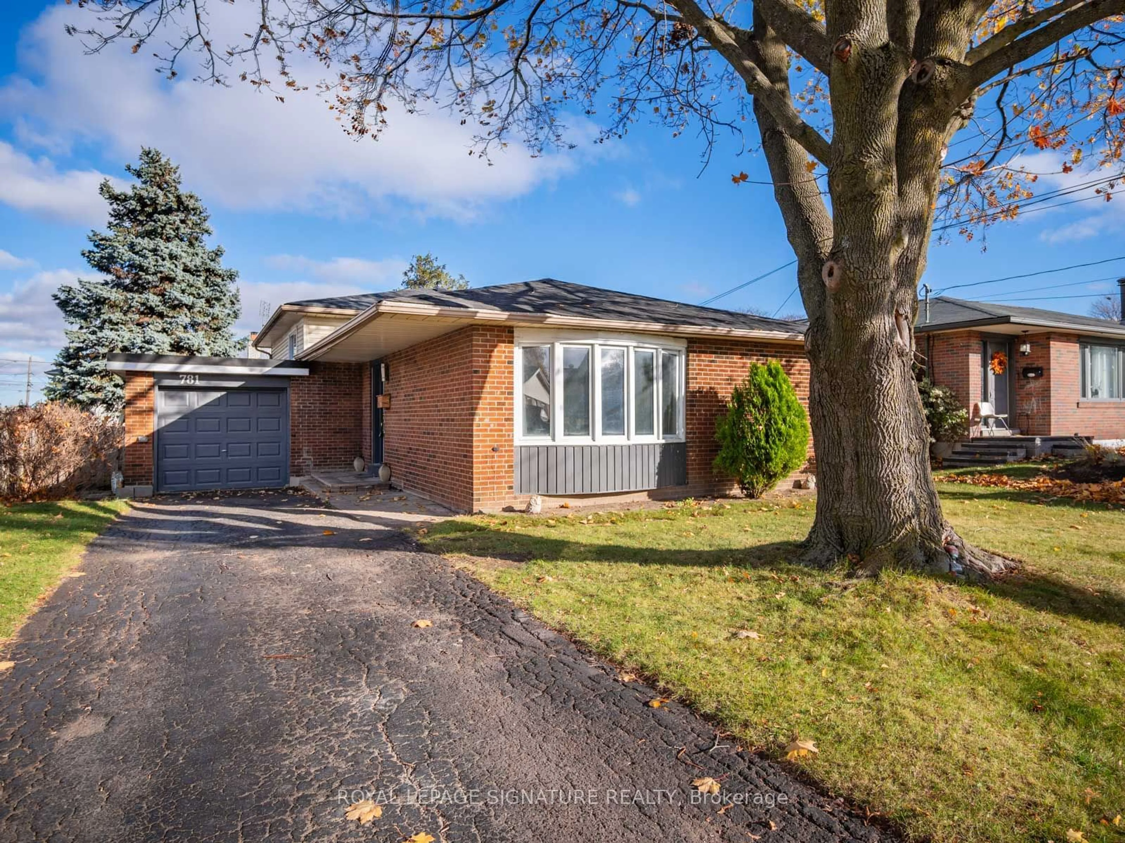 Home with brick exterior material for 781 Hillcrest Rd, Pickering Ontario L1W 2P5