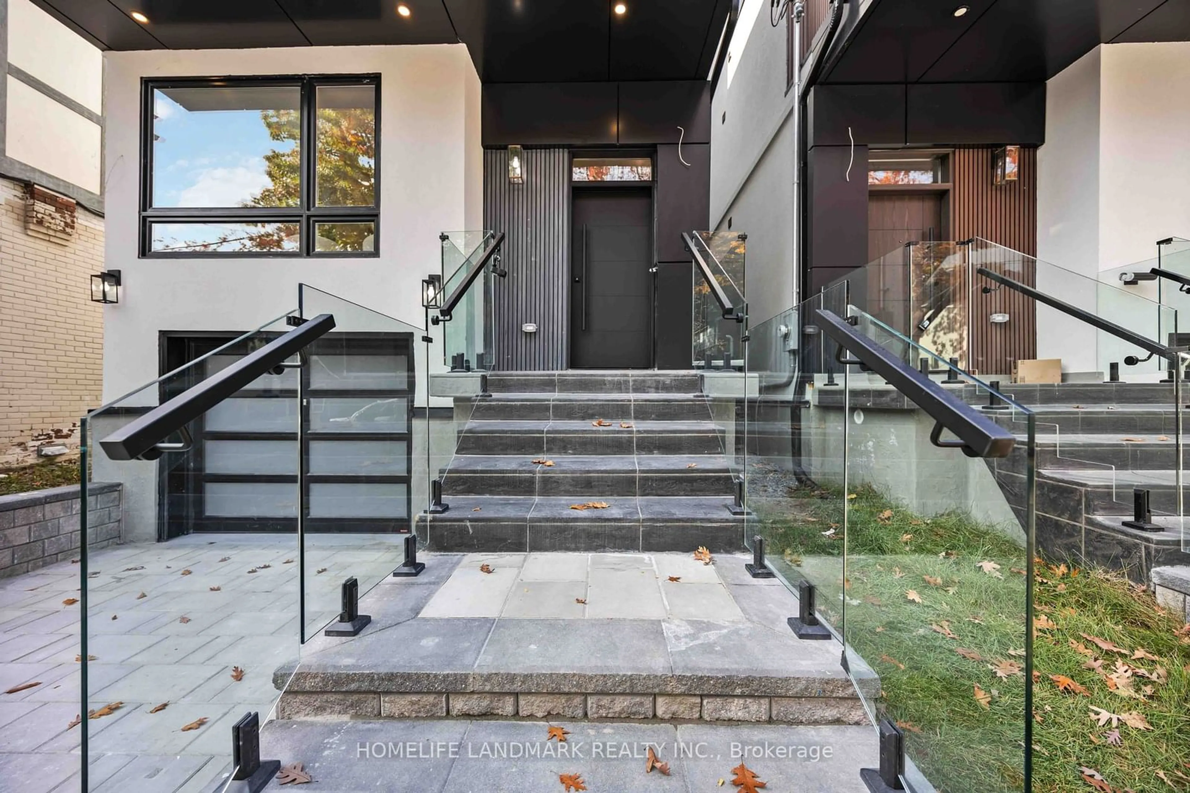 Indoor foyer, cement floor for 18 Haig Ave, Toronto Ontario M1N 2W1